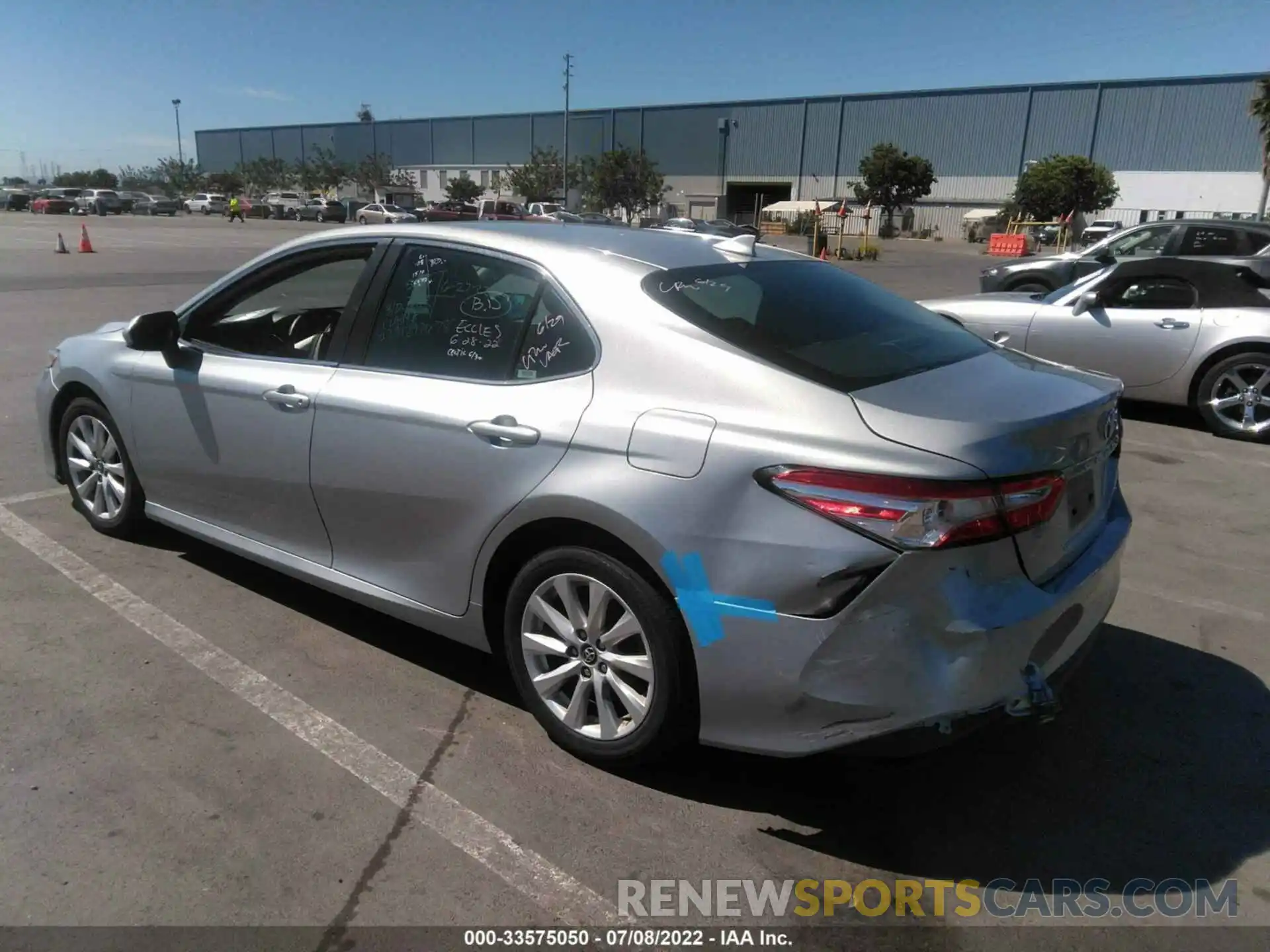 3 Photograph of a damaged car 4T1C11AK8LU330025 TOYOTA CAMRY 2020