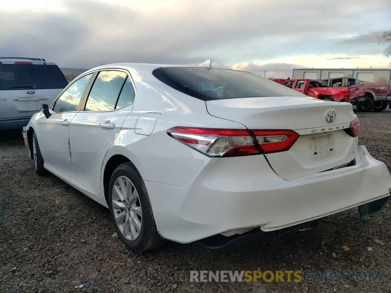 3 Photograph of a damaged car 4T1C11AK8LU332292 TOYOTA CAMRY 2020