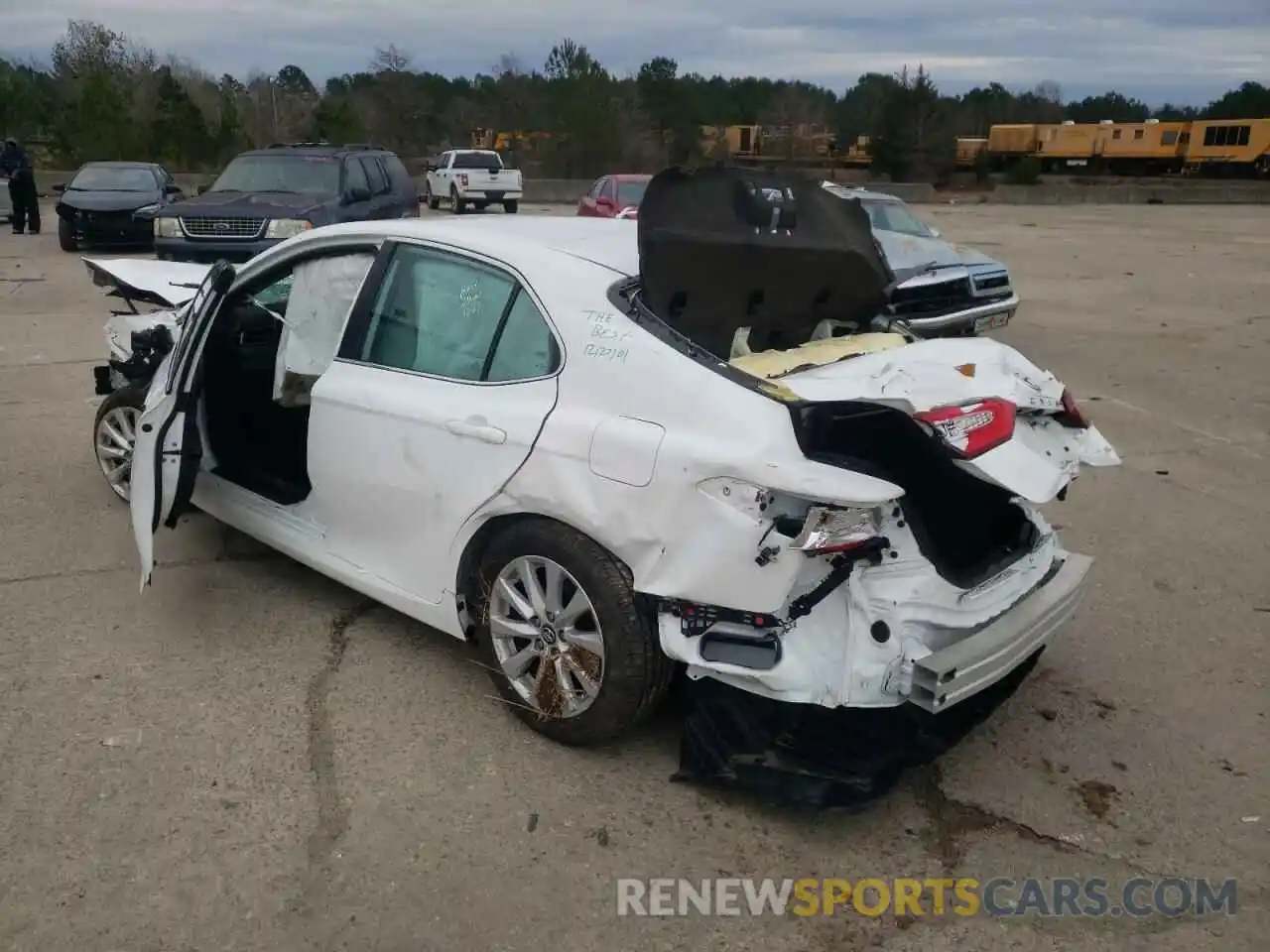 3 Photograph of a damaged car 4T1C11AK8LU332390 TOYOTA CAMRY 2020