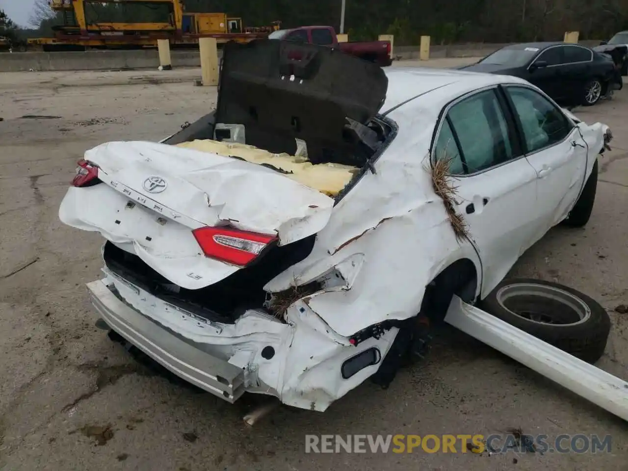 4 Photograph of a damaged car 4T1C11AK8LU332390 TOYOTA CAMRY 2020