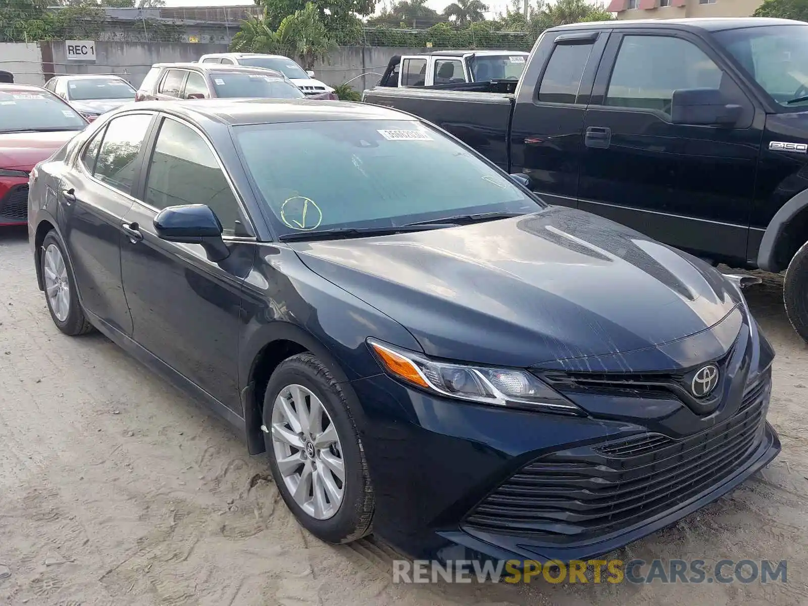 1 Photograph of a damaged car 4T1C11AK8LU335158 TOYOTA CAMRY 2020