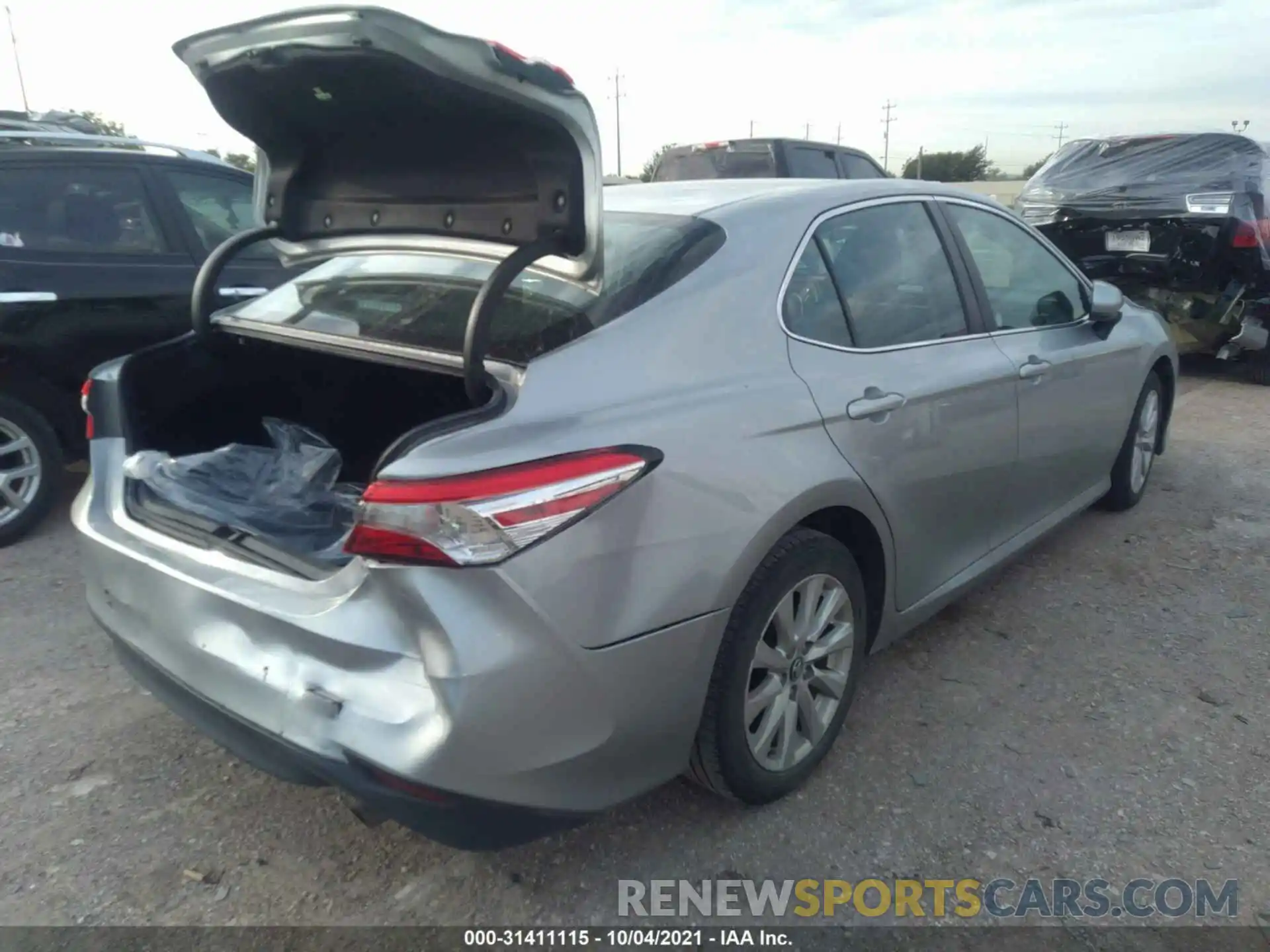 4 Photograph of a damaged car 4T1C11AK8LU338979 TOYOTA CAMRY 2020