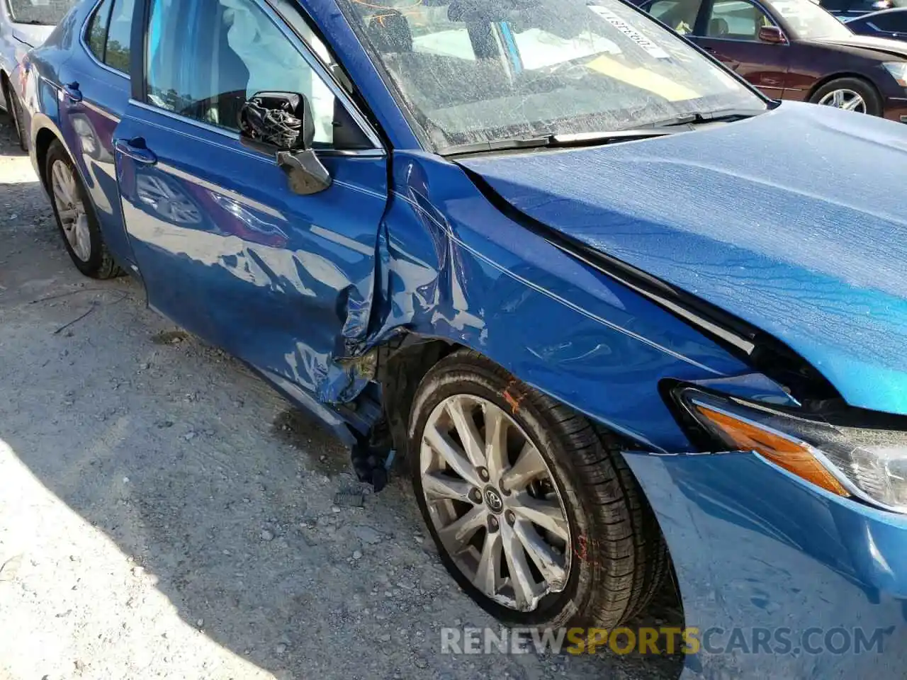 9 Photograph of a damaged car 4T1C11AK8LU340442 TOYOTA CAMRY 2020