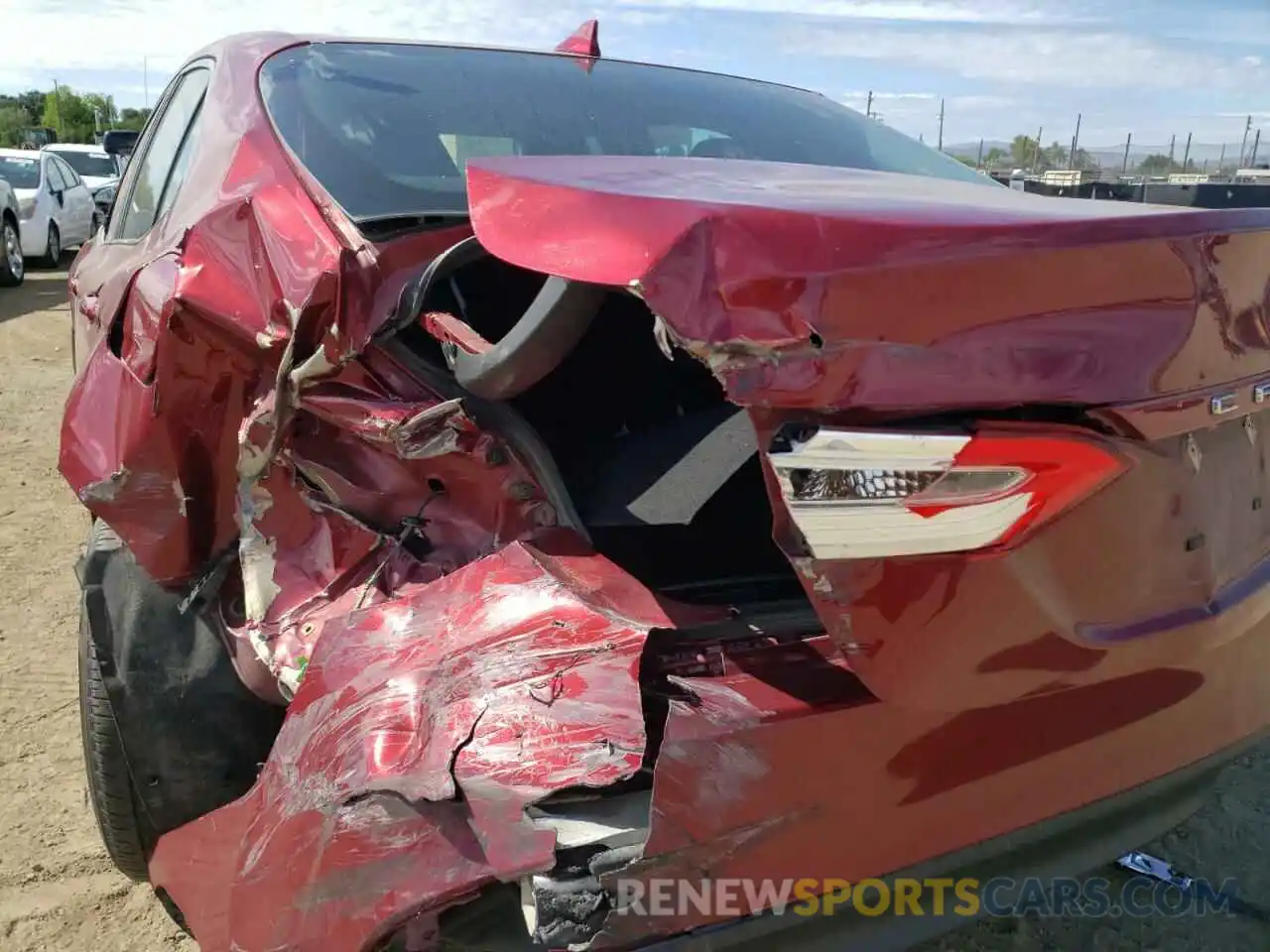 9 Photograph of a damaged car 4T1C11AK8LU347326 TOYOTA CAMRY 2020