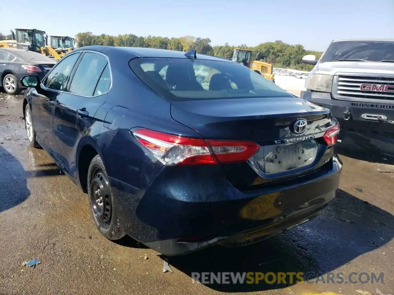 3 Photograph of a damaged car 4T1C11AK8LU363803 TOYOTA CAMRY 2020