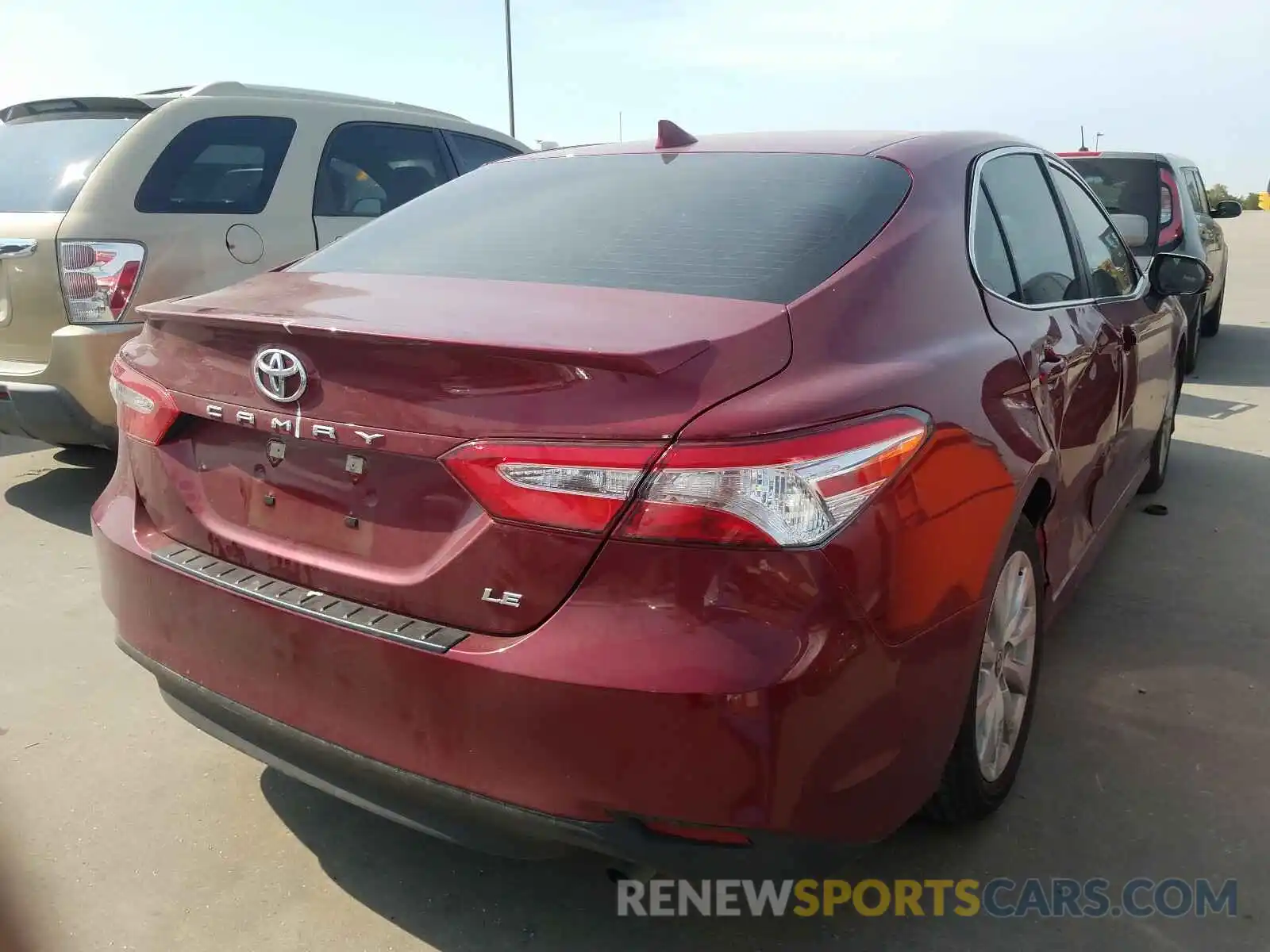 4 Photograph of a damaged car 4T1C11AK8LU365583 TOYOTA CAMRY 2020