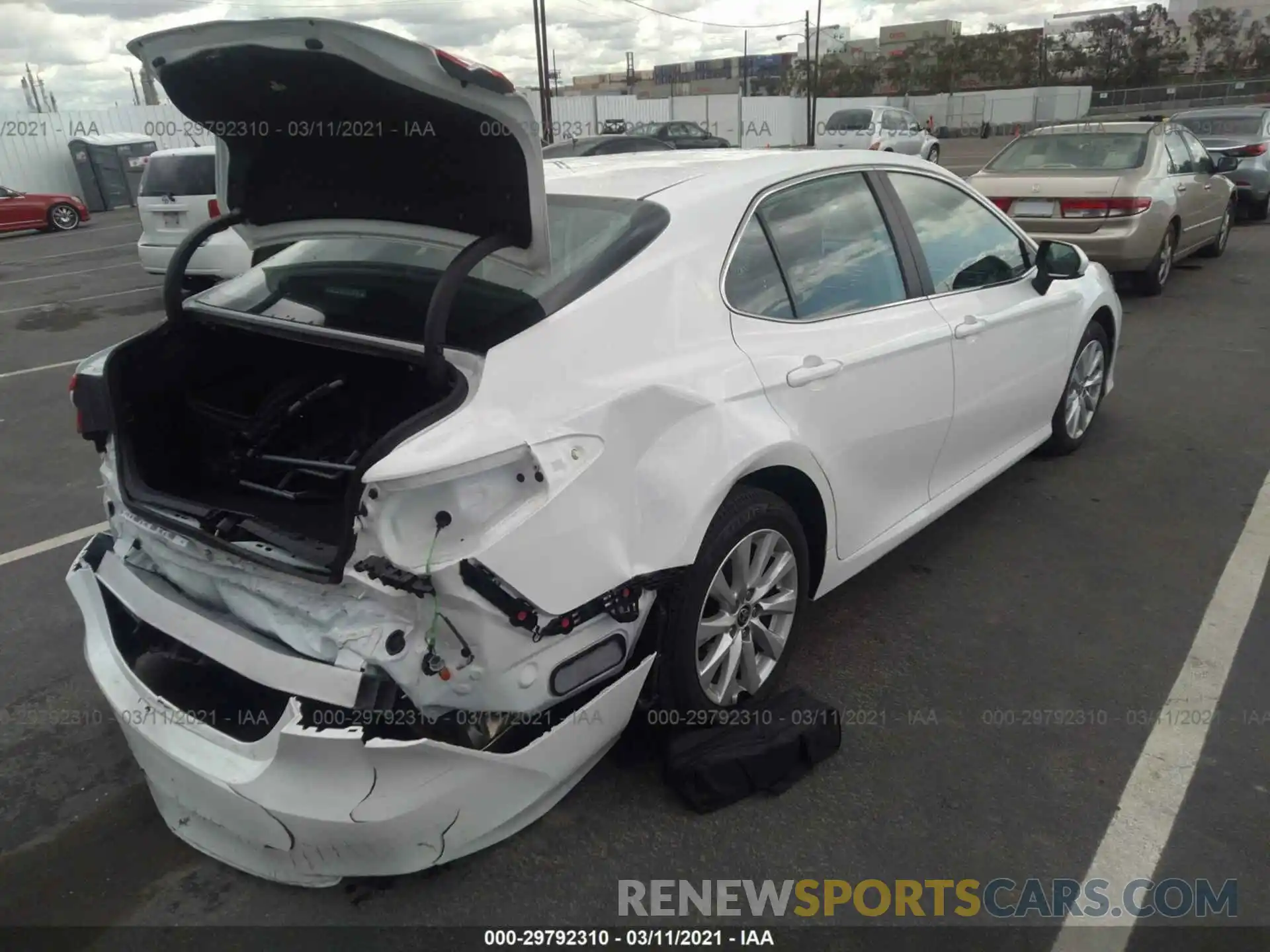 4 Photograph of a damaged car 4T1C11AK8LU365793 TOYOTA CAMRY 2020