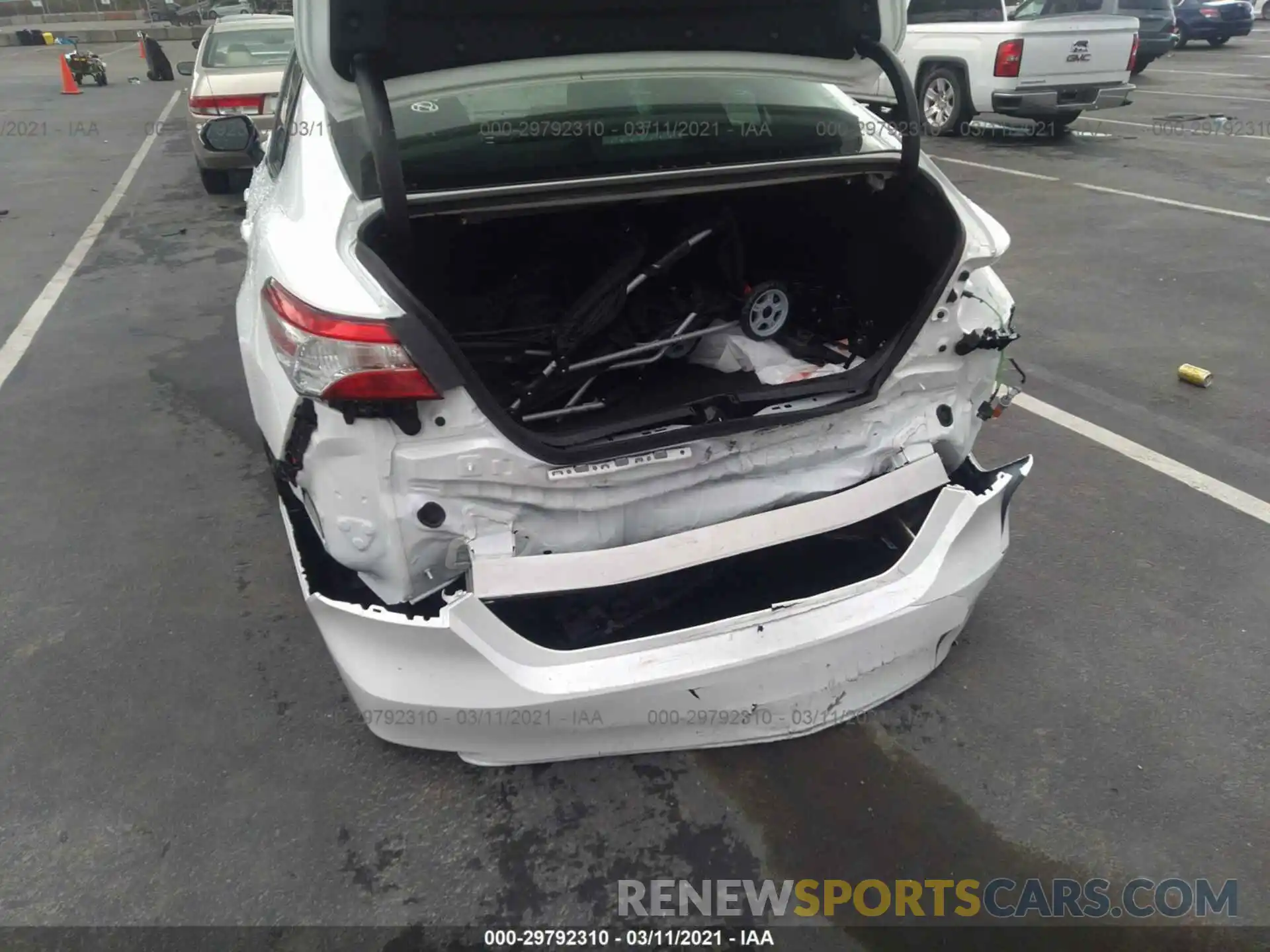 6 Photograph of a damaged car 4T1C11AK8LU365793 TOYOTA CAMRY 2020