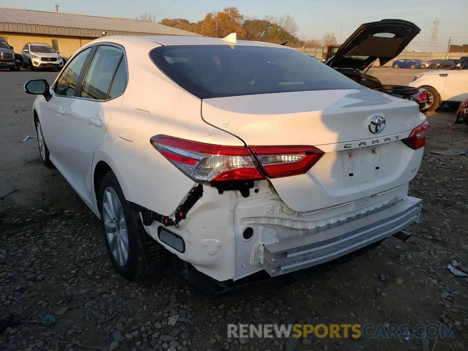 3 Photograph of a damaged car 4T1C11AK8LU370847 TOYOTA CAMRY 2020