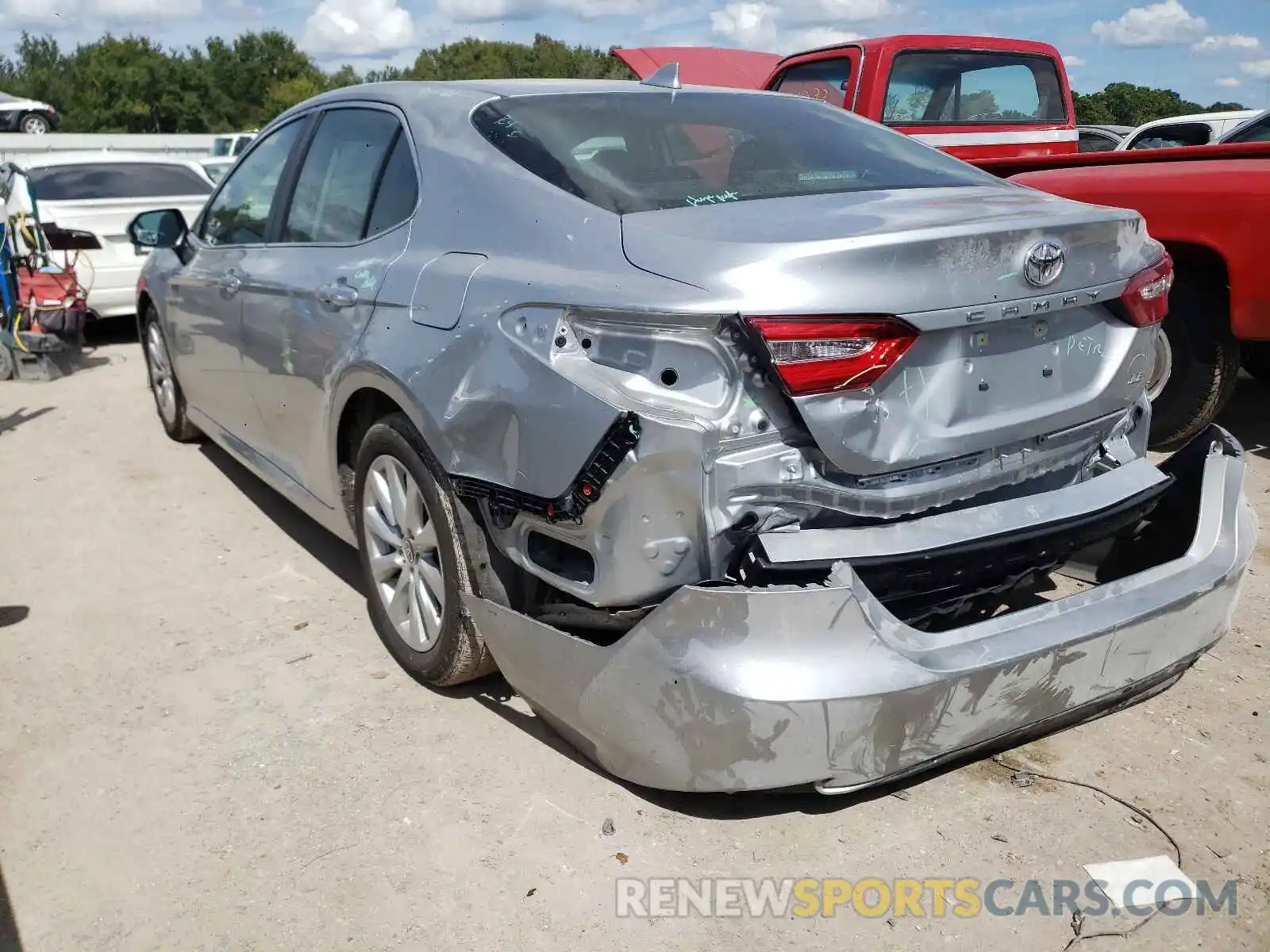 3 Photograph of a damaged car 4T1C11AK8LU375515 TOYOTA CAMRY 2020