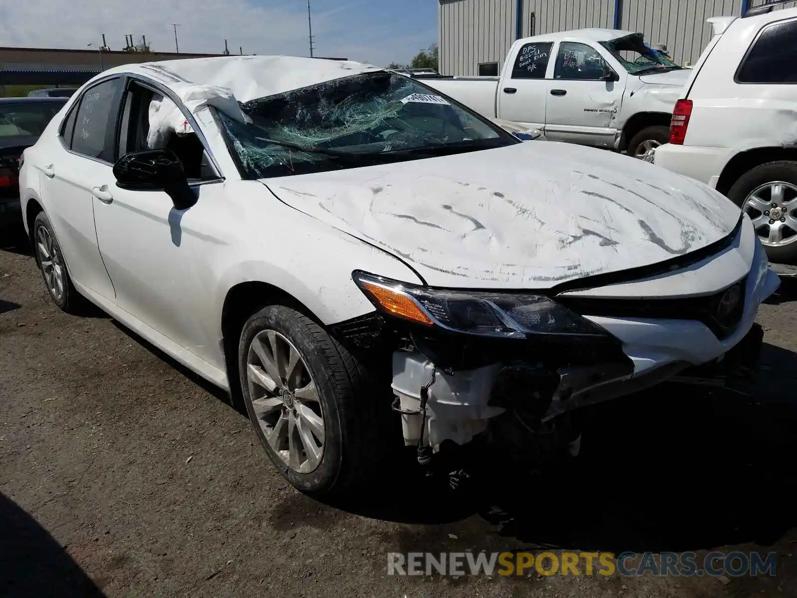 1 Photograph of a damaged car 4T1C11AK8LU385994 TOYOTA CAMRY 2020