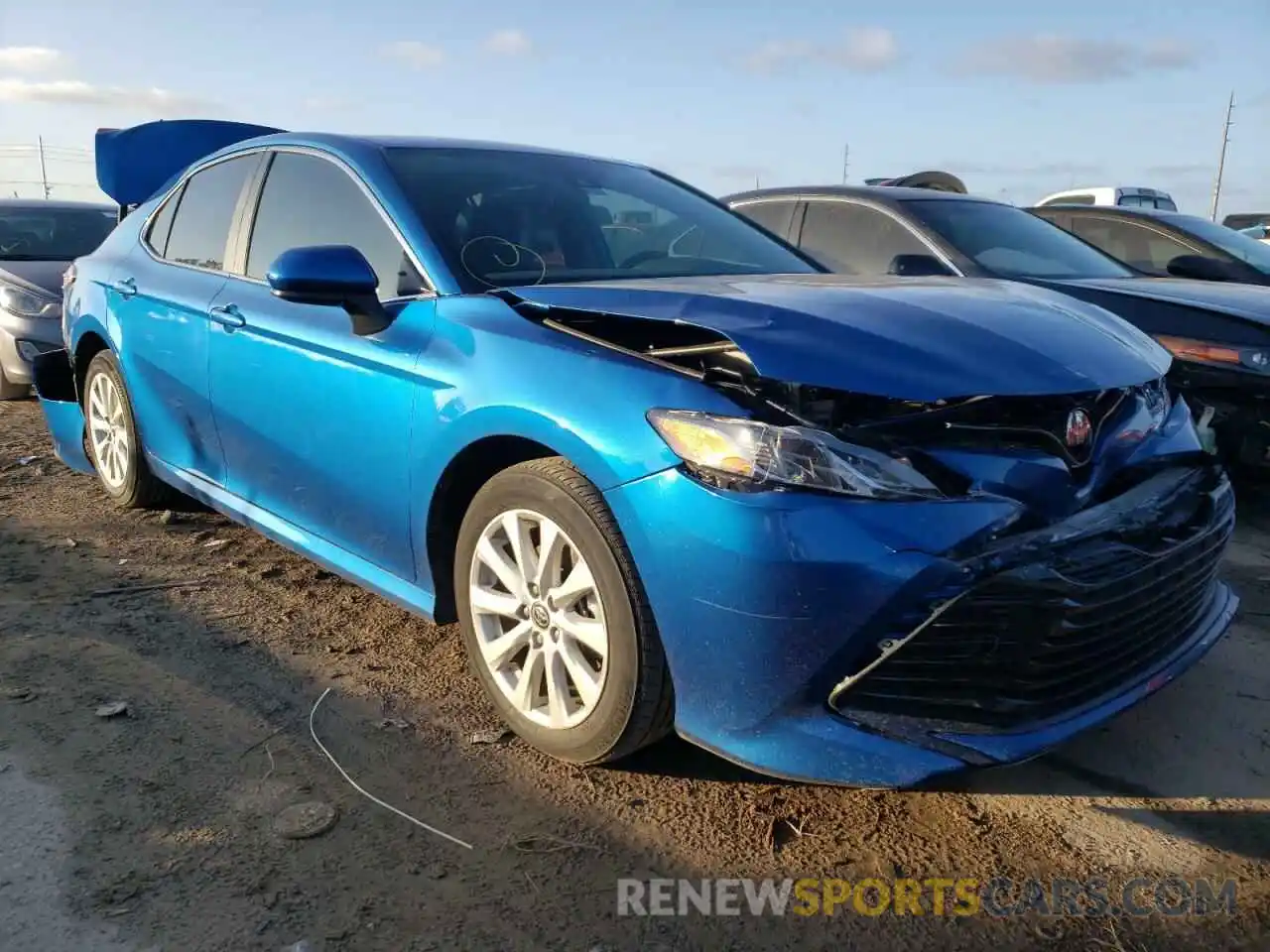 1 Photograph of a damaged car 4T1C11AK8LU387101 TOYOTA CAMRY 2020