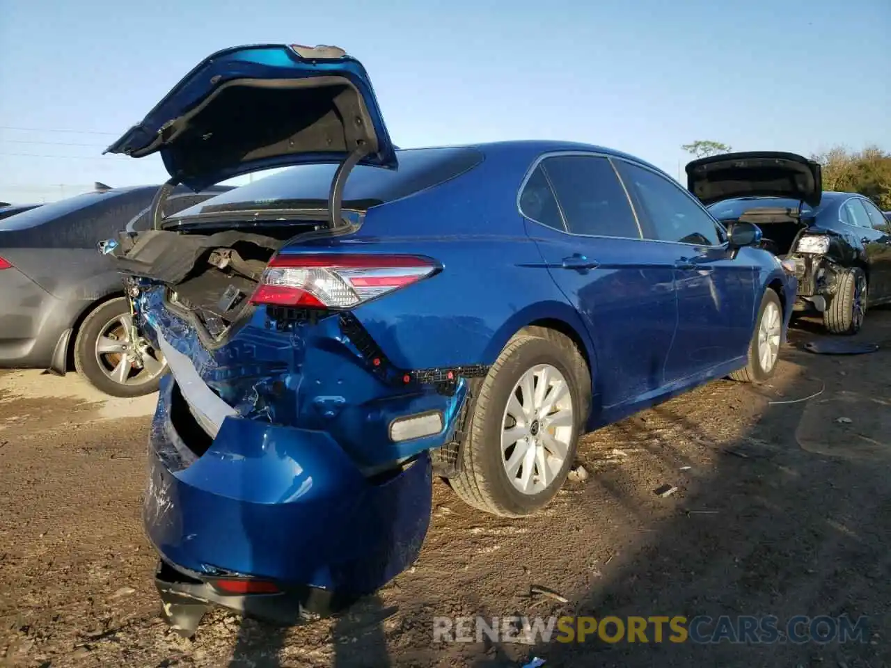 4 Photograph of a damaged car 4T1C11AK8LU387101 TOYOTA CAMRY 2020