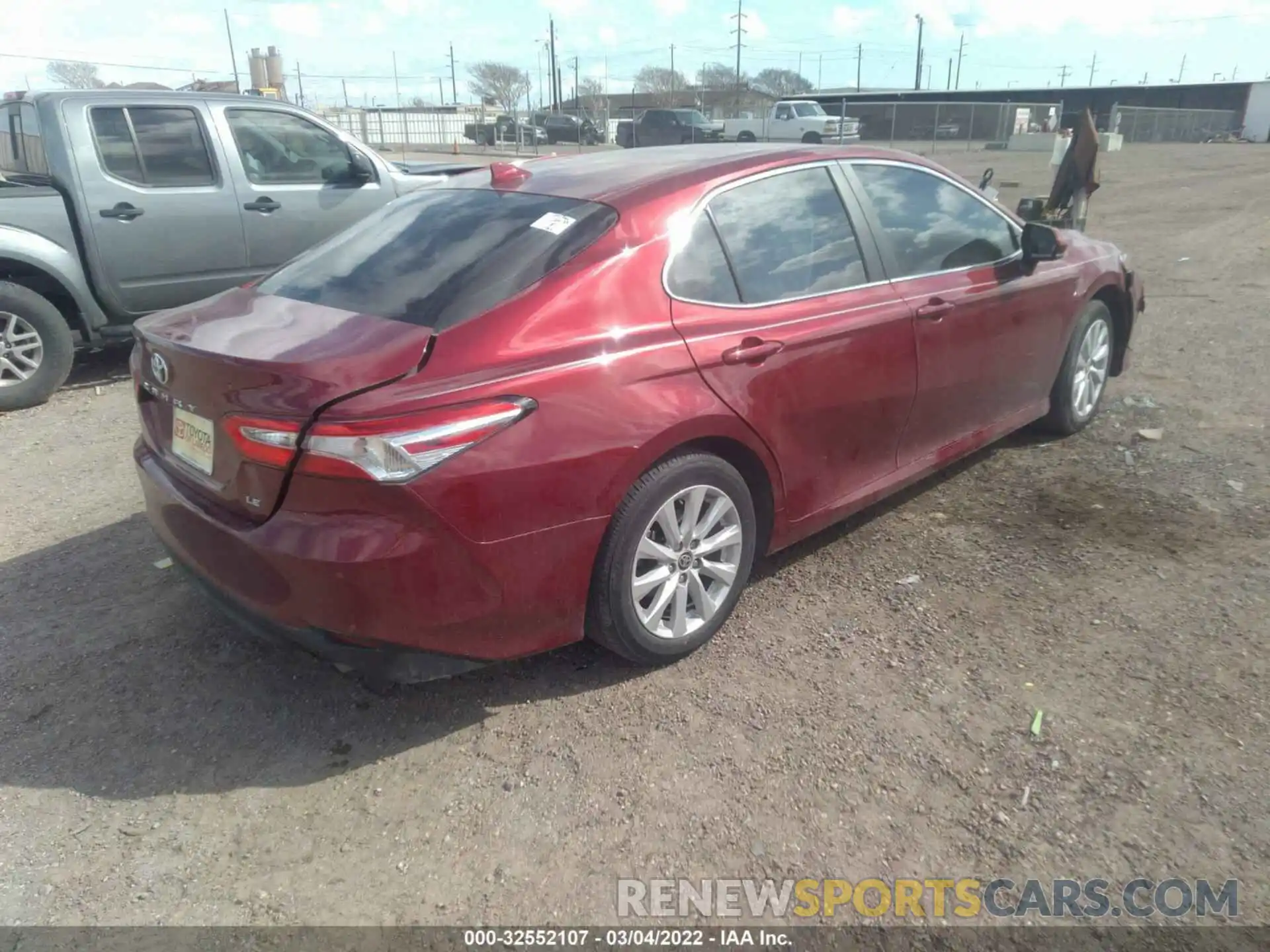 4 Photograph of a damaged car 4T1C11AK8LU398468 TOYOTA CAMRY 2020