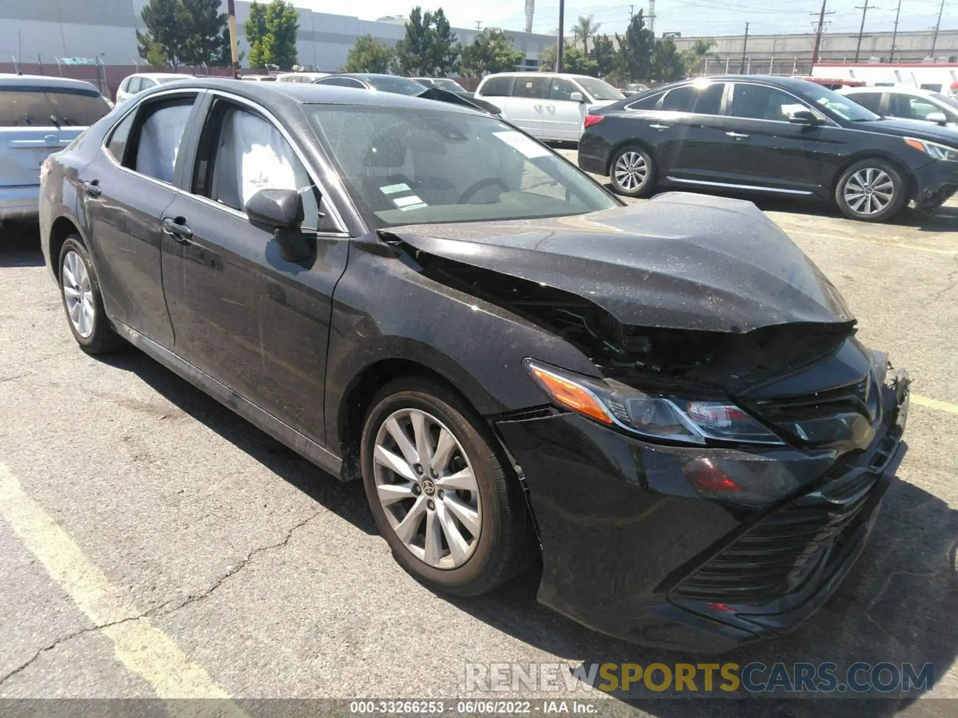 1 Photograph of a damaged car 4T1C11AK8LU400266 TOYOTA CAMRY 2020