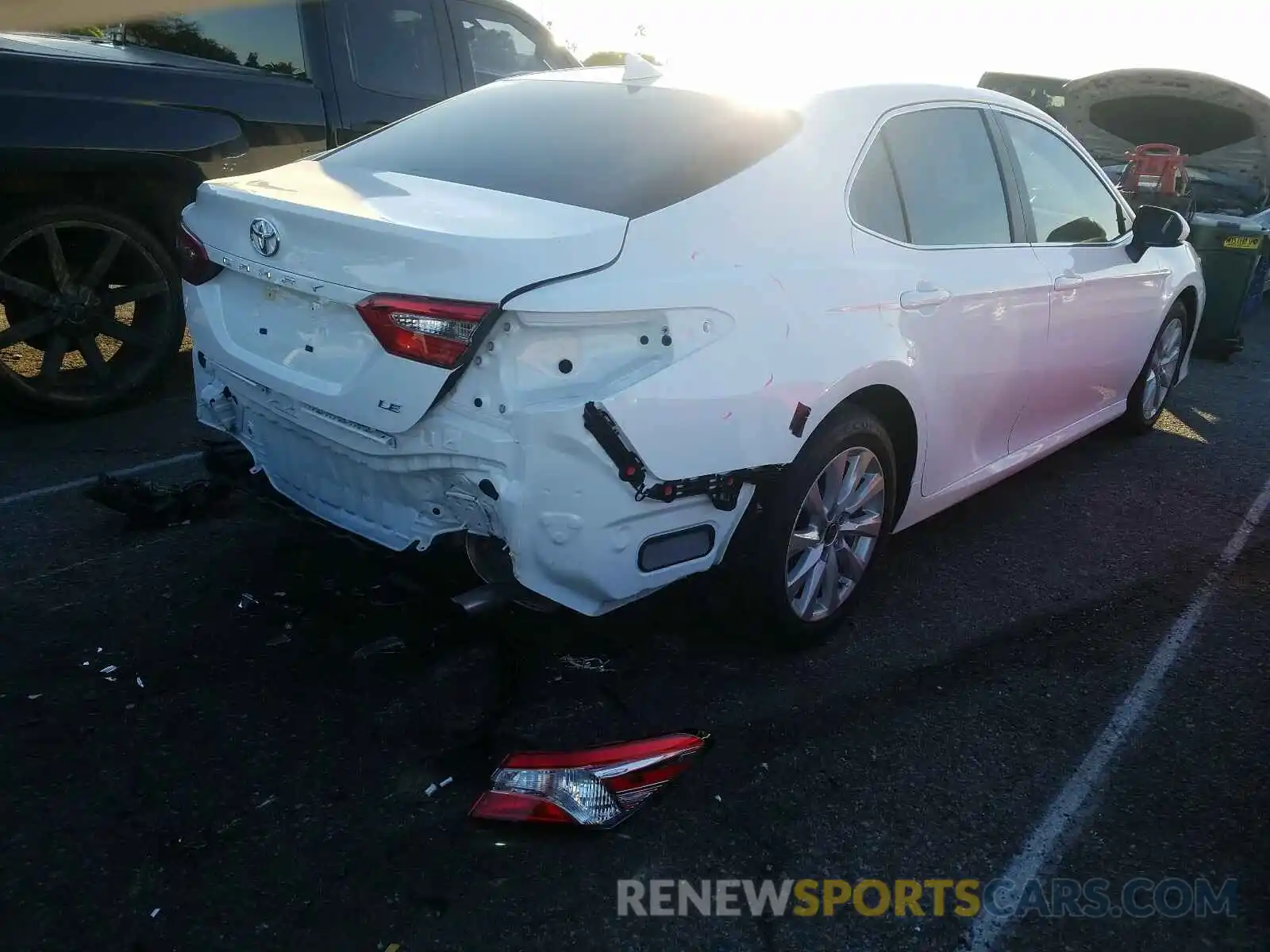 4 Photograph of a damaged car 4T1C11AK8LU511058 TOYOTA CAMRY 2020