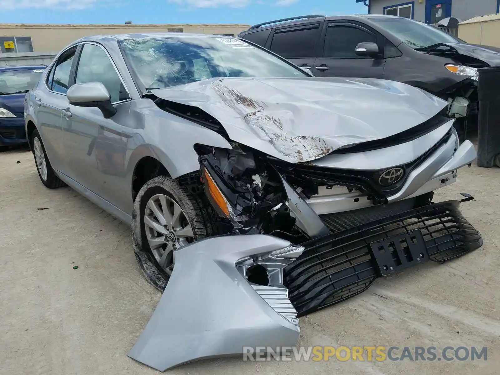 1 Photograph of a damaged car 4T1C11AK8LU881863 TOYOTA CAMRY 2020