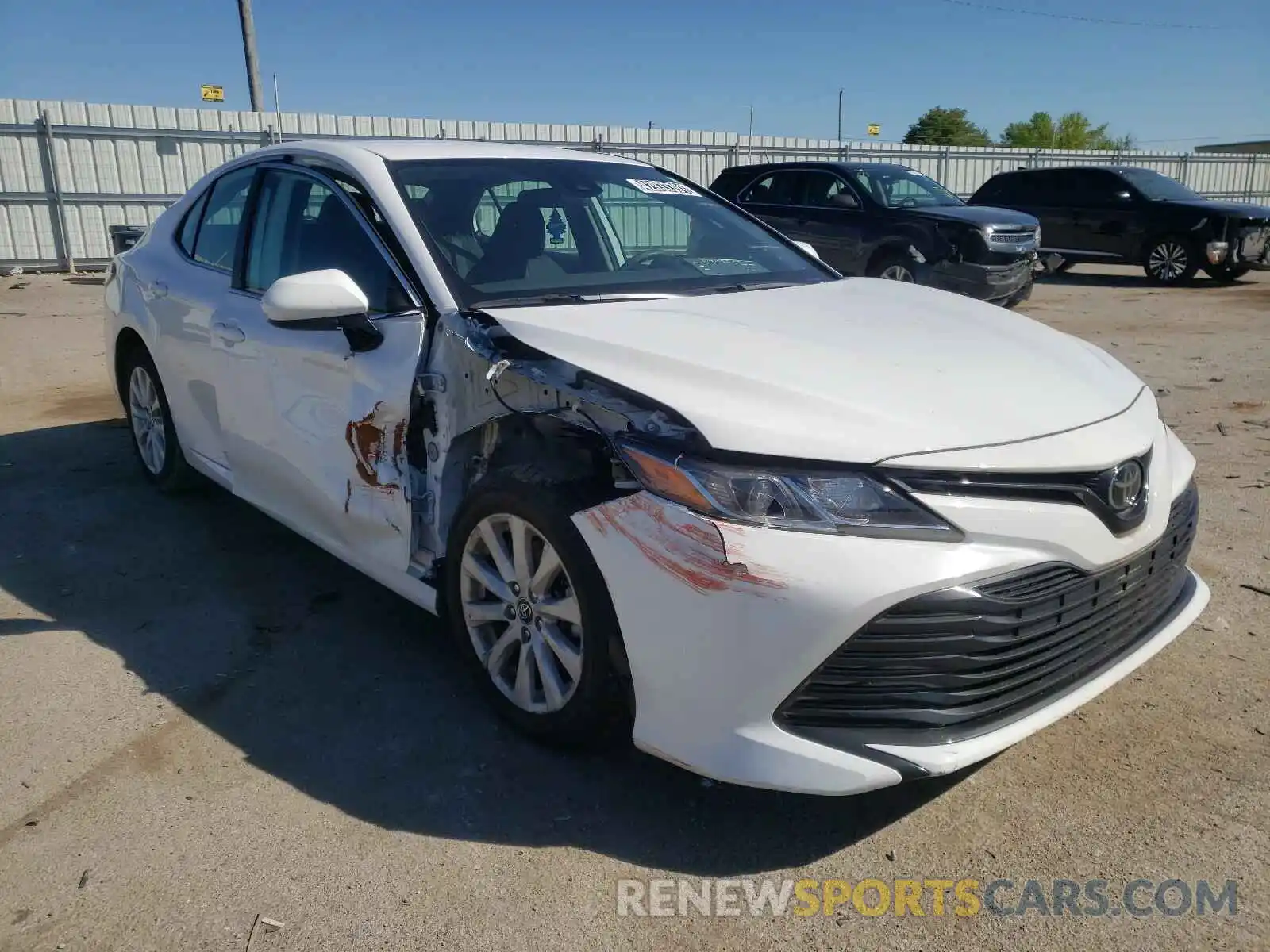 1 Photograph of a damaged car 4T1C11AK8LU885489 TOYOTA CAMRY 2020