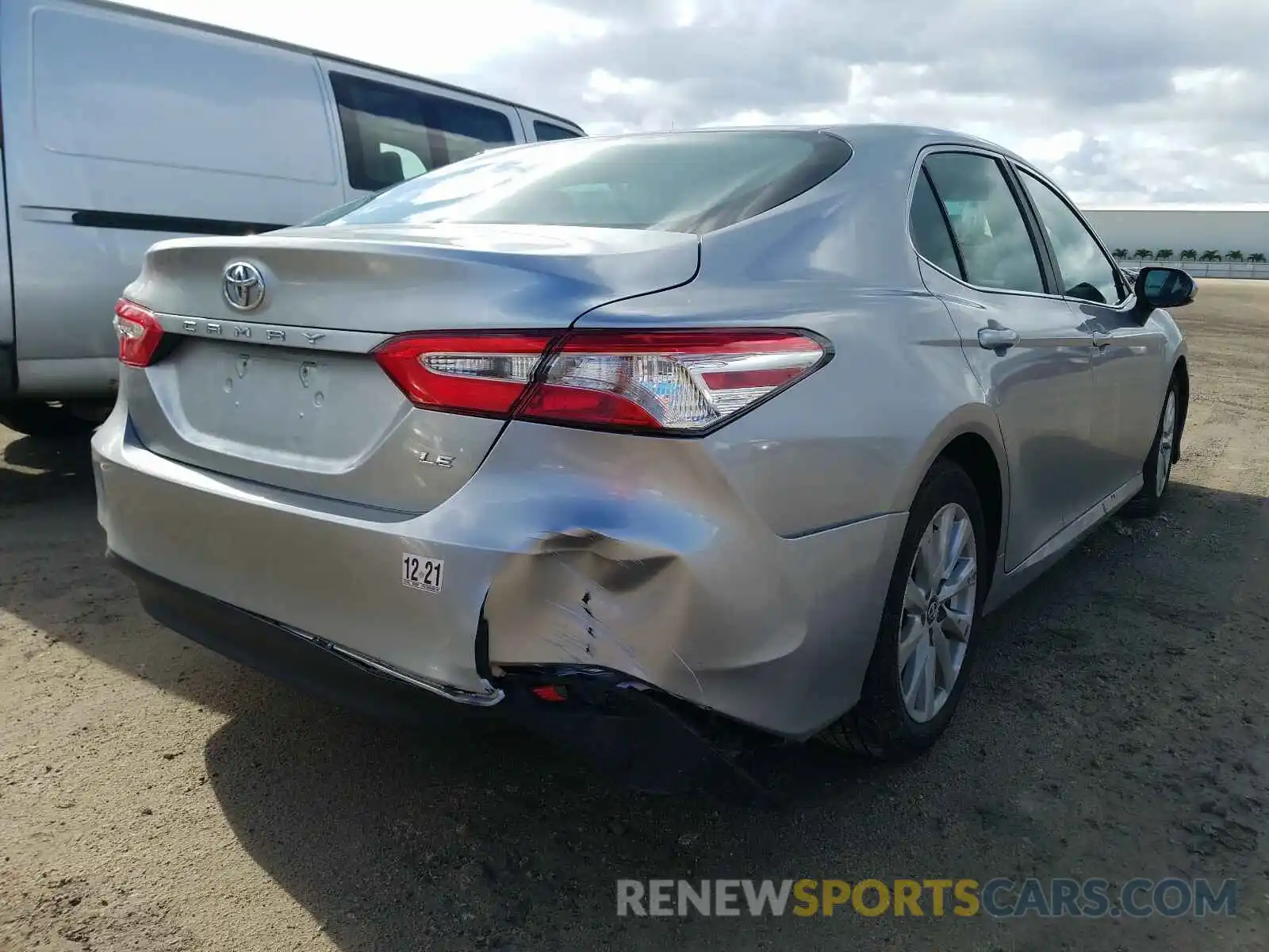 4 Photograph of a damaged car 4T1C11AK8LU891793 TOYOTA CAMRY 2020