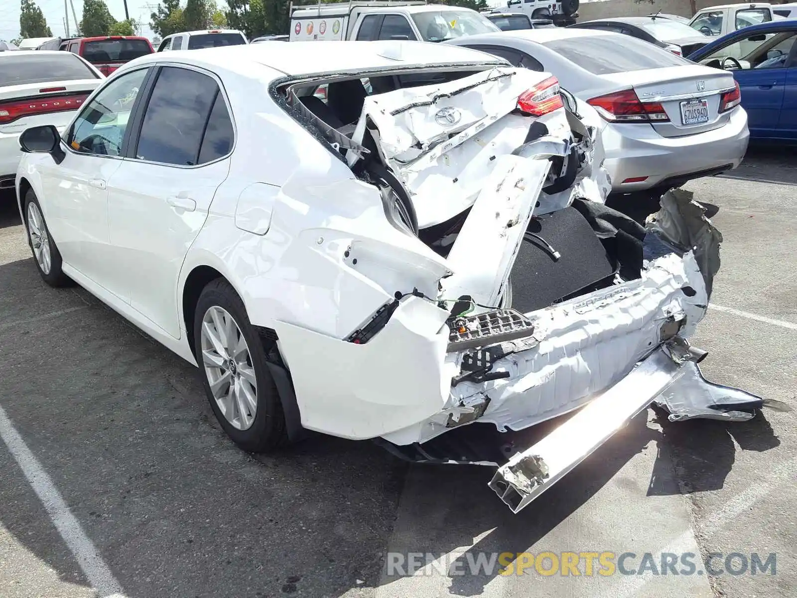 3 Photograph of a damaged car 4T1C11AK8LU899506 TOYOTA CAMRY 2020