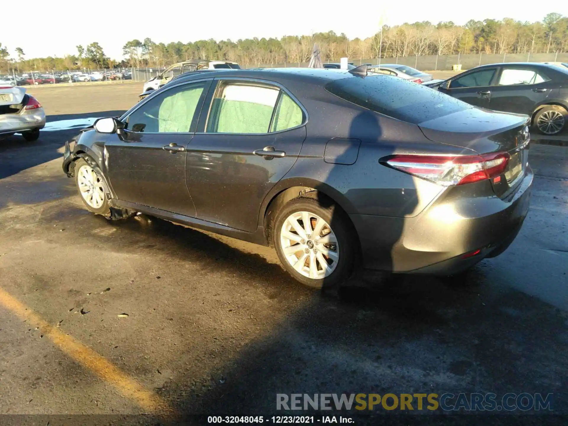 3 Photograph of a damaged car 4T1C11AK8LU904414 TOYOTA CAMRY 2020