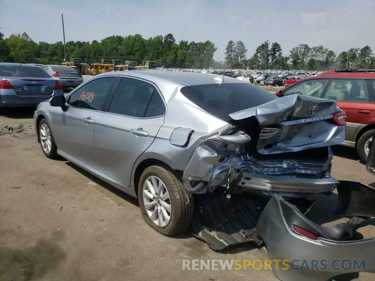 3 Photograph of a damaged car 4T1C11AK8LU906292 TOYOTA CAMRY 2020