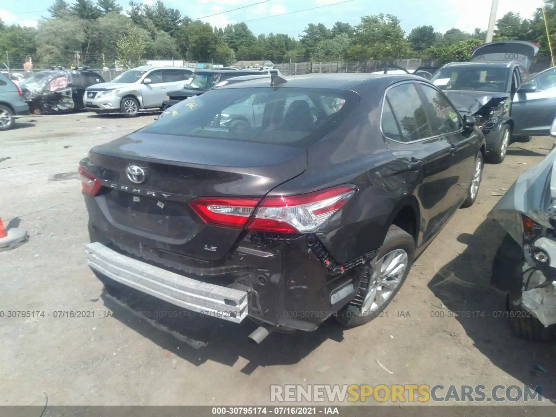 4 Photograph of a damaged car 4T1C11AK8LU907426 TOYOTA CAMRY 2020