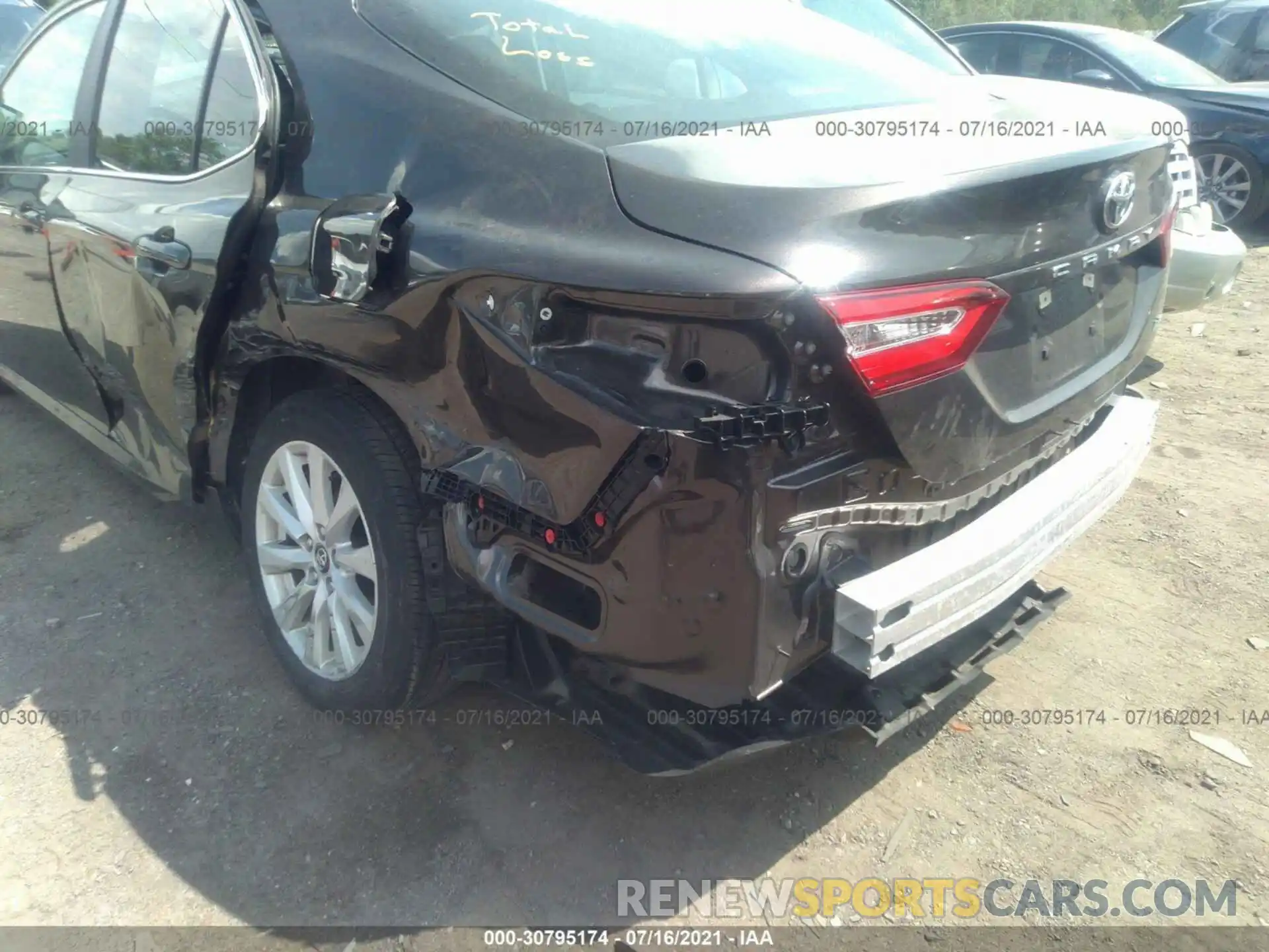 6 Photograph of a damaged car 4T1C11AK8LU907426 TOYOTA CAMRY 2020