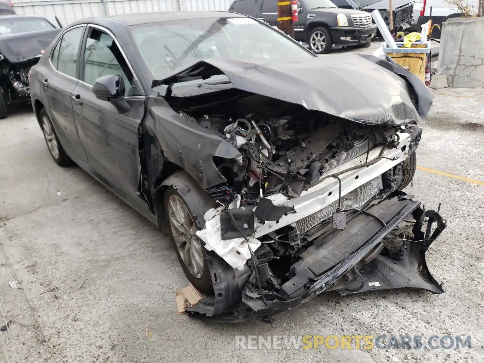 1 Photograph of a damaged car 4T1C11AK8LU908401 TOYOTA CAMRY 2020