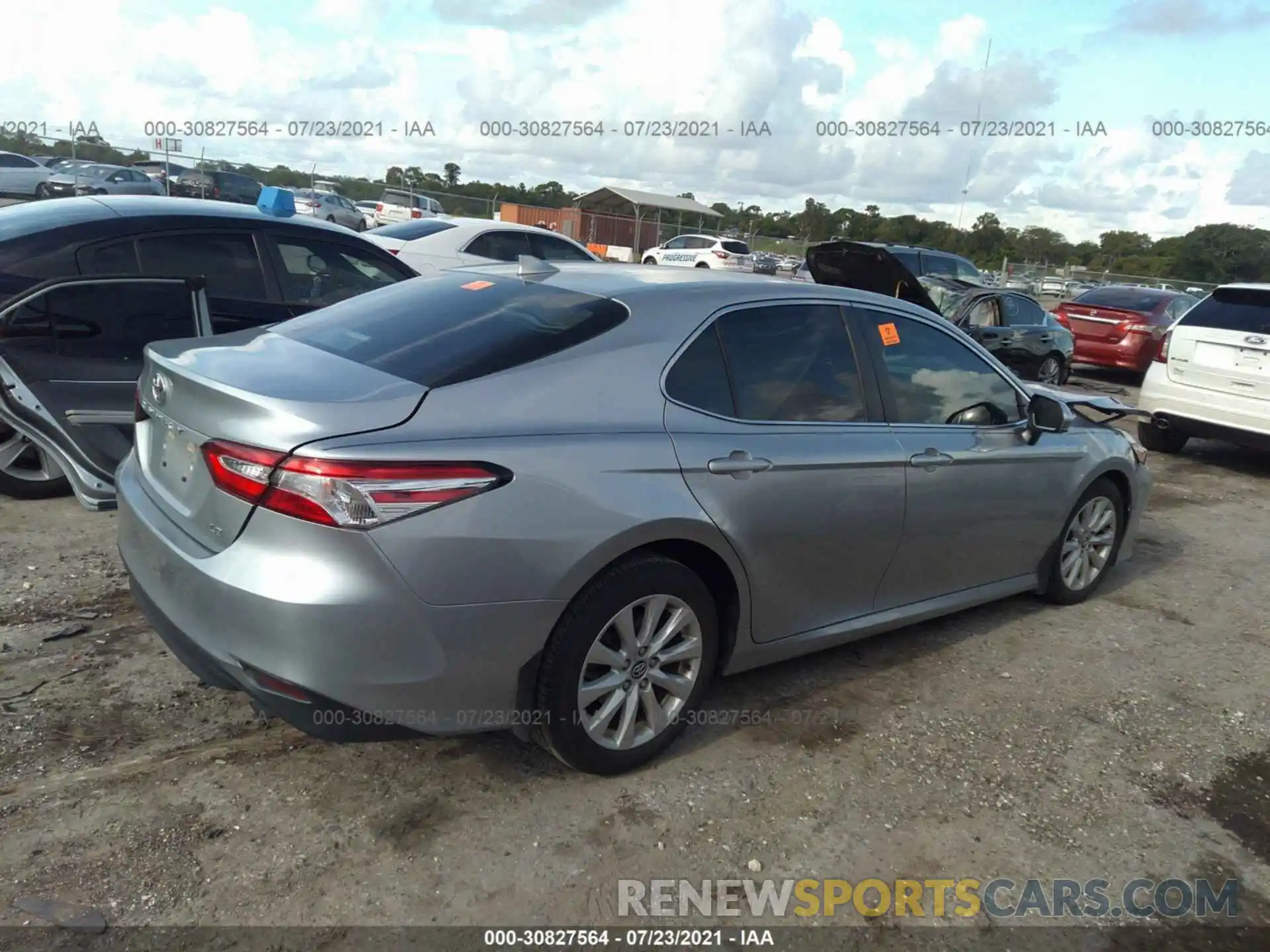 4 Photograph of a damaged car 4T1C11AK8LU908446 TOYOTA CAMRY 2020