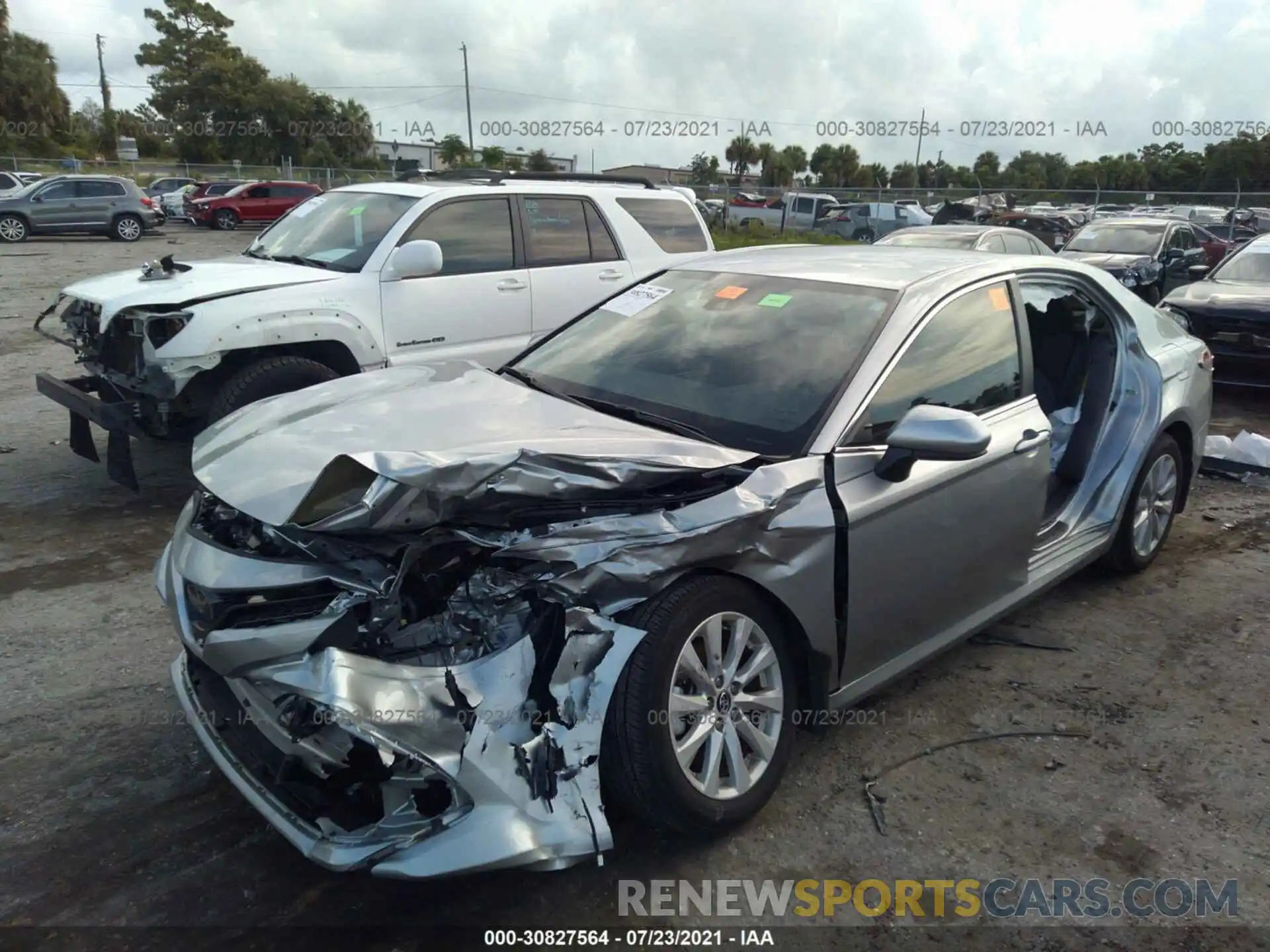 6 Photograph of a damaged car 4T1C11AK8LU908446 TOYOTA CAMRY 2020