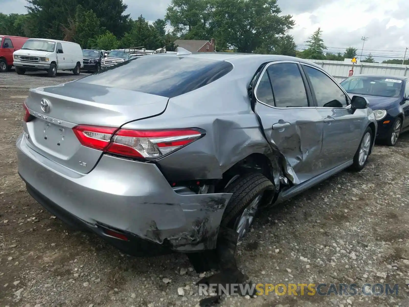 4 Photograph of a damaged car 4T1C11AK8LU914232 TOYOTA CAMRY 2020