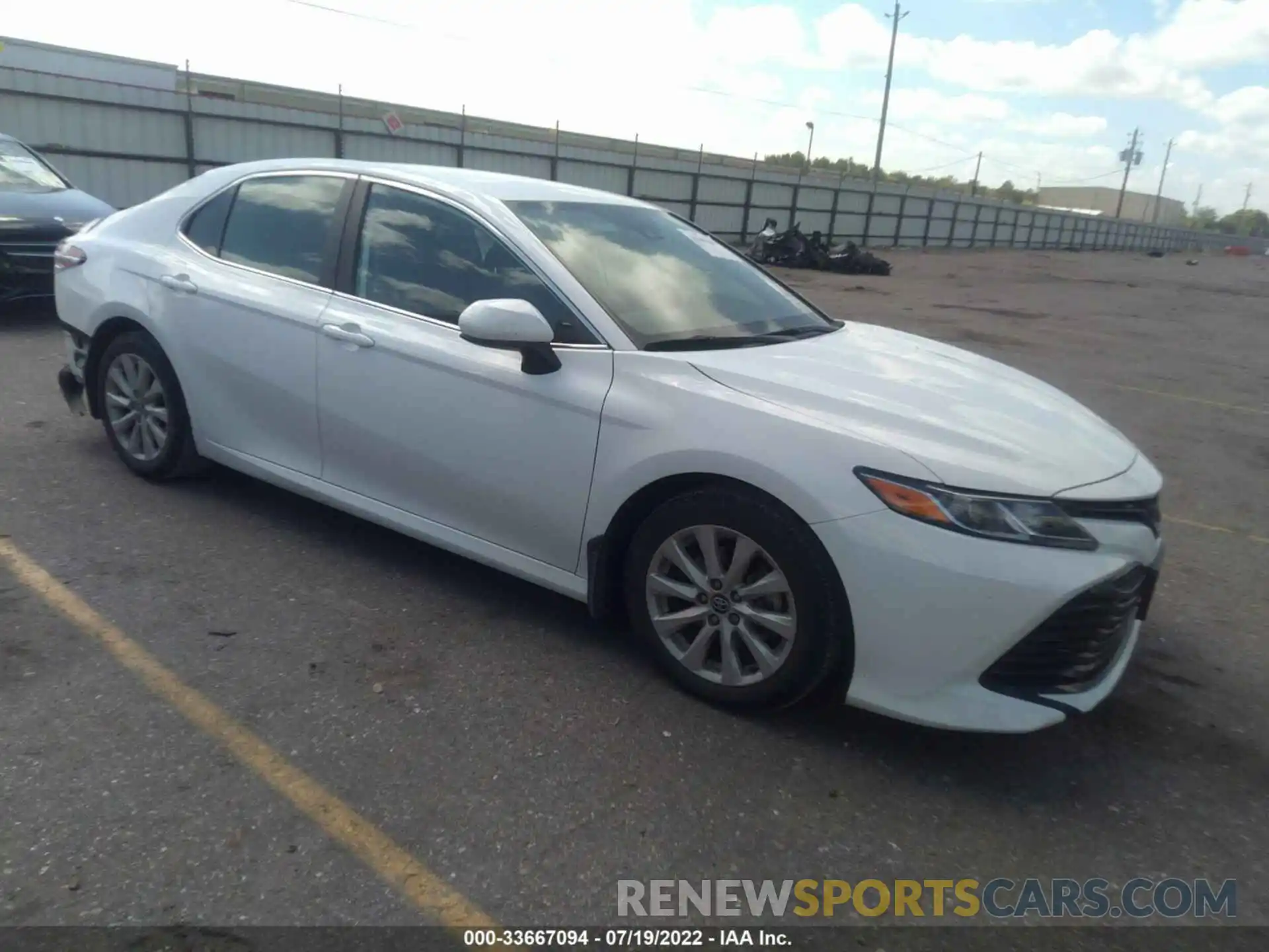 1 Photograph of a damaged car 4T1C11AK8LU915087 TOYOTA CAMRY 2020