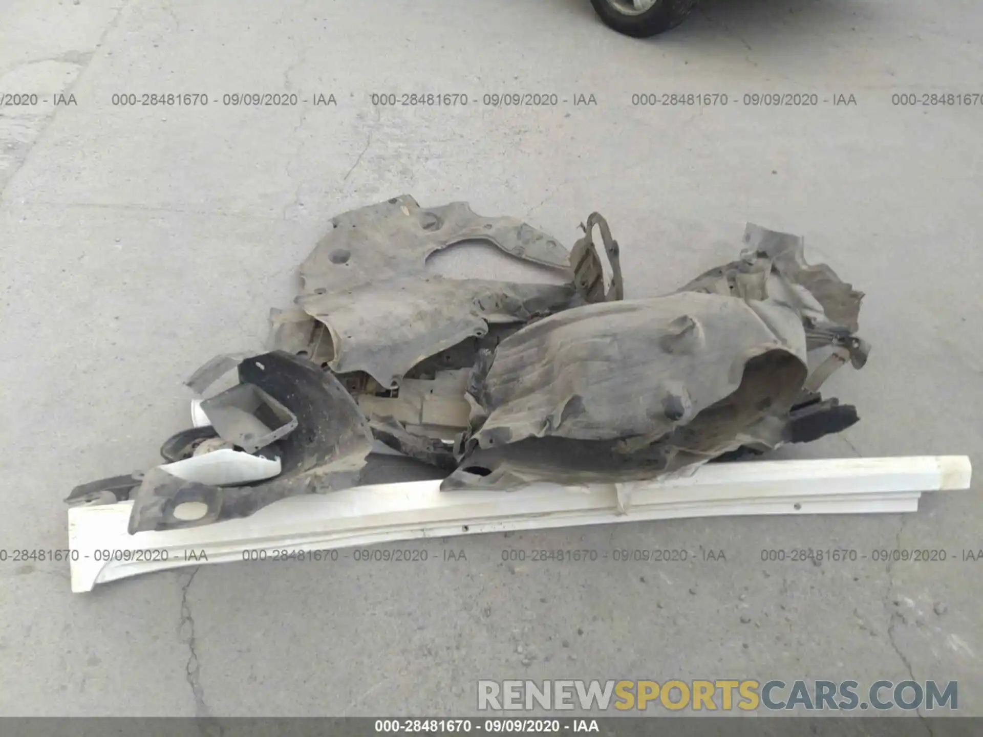 12 Photograph of a damaged car 4T1C11AK8LU927689 TOYOTA CAMRY 2020