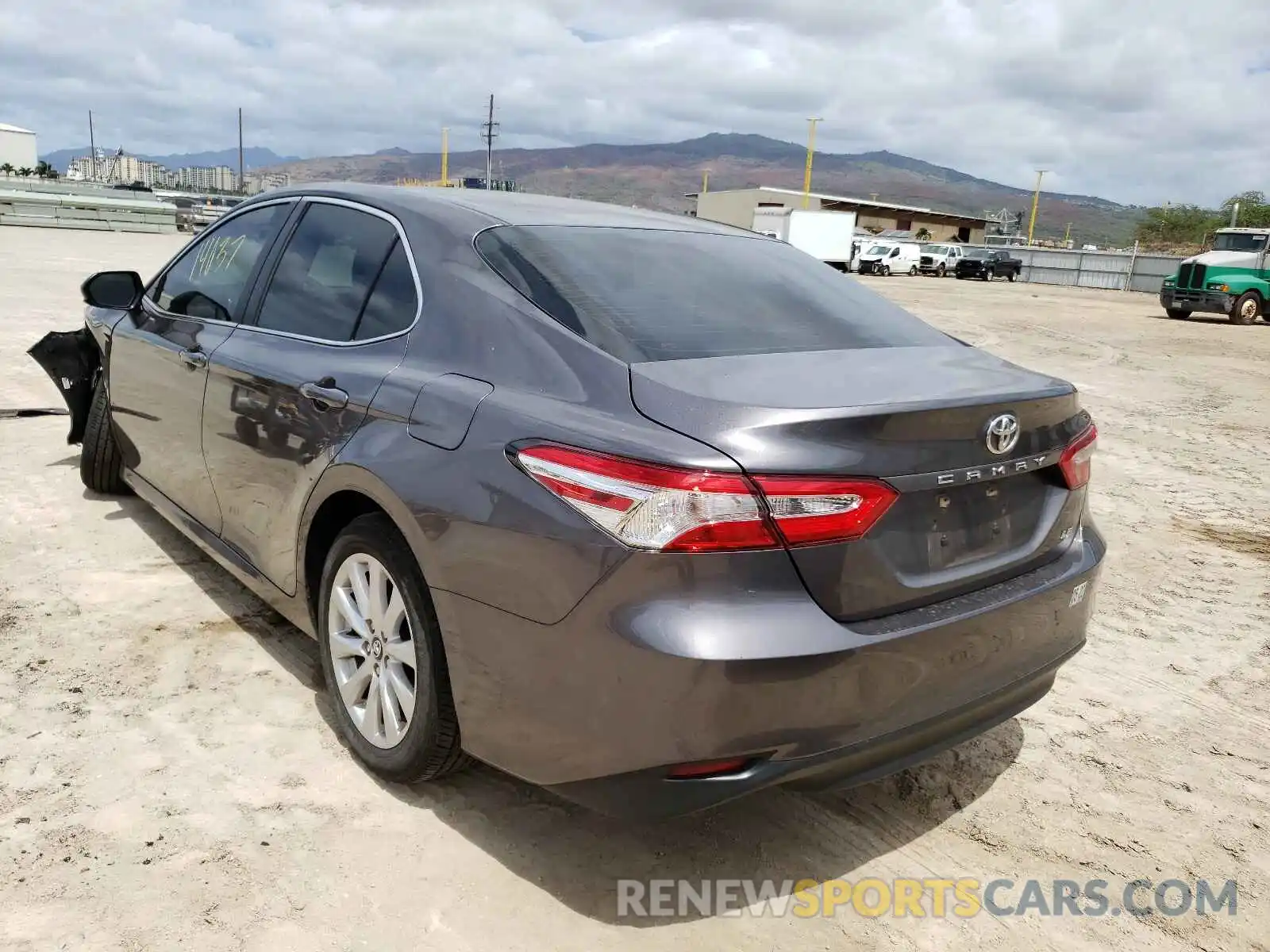 3 Photograph of a damaged car 4T1C11AK8LU930477 TOYOTA CAMRY 2020