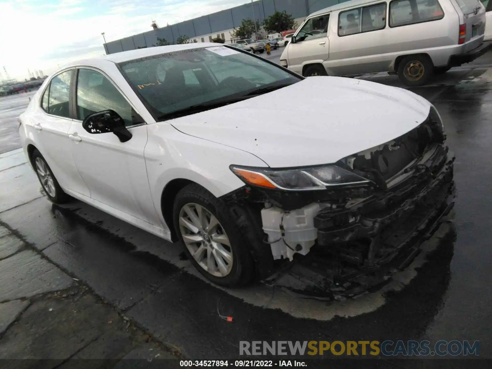 1 Photograph of a damaged car 4T1C11AK8LU930818 TOYOTA CAMRY 2020