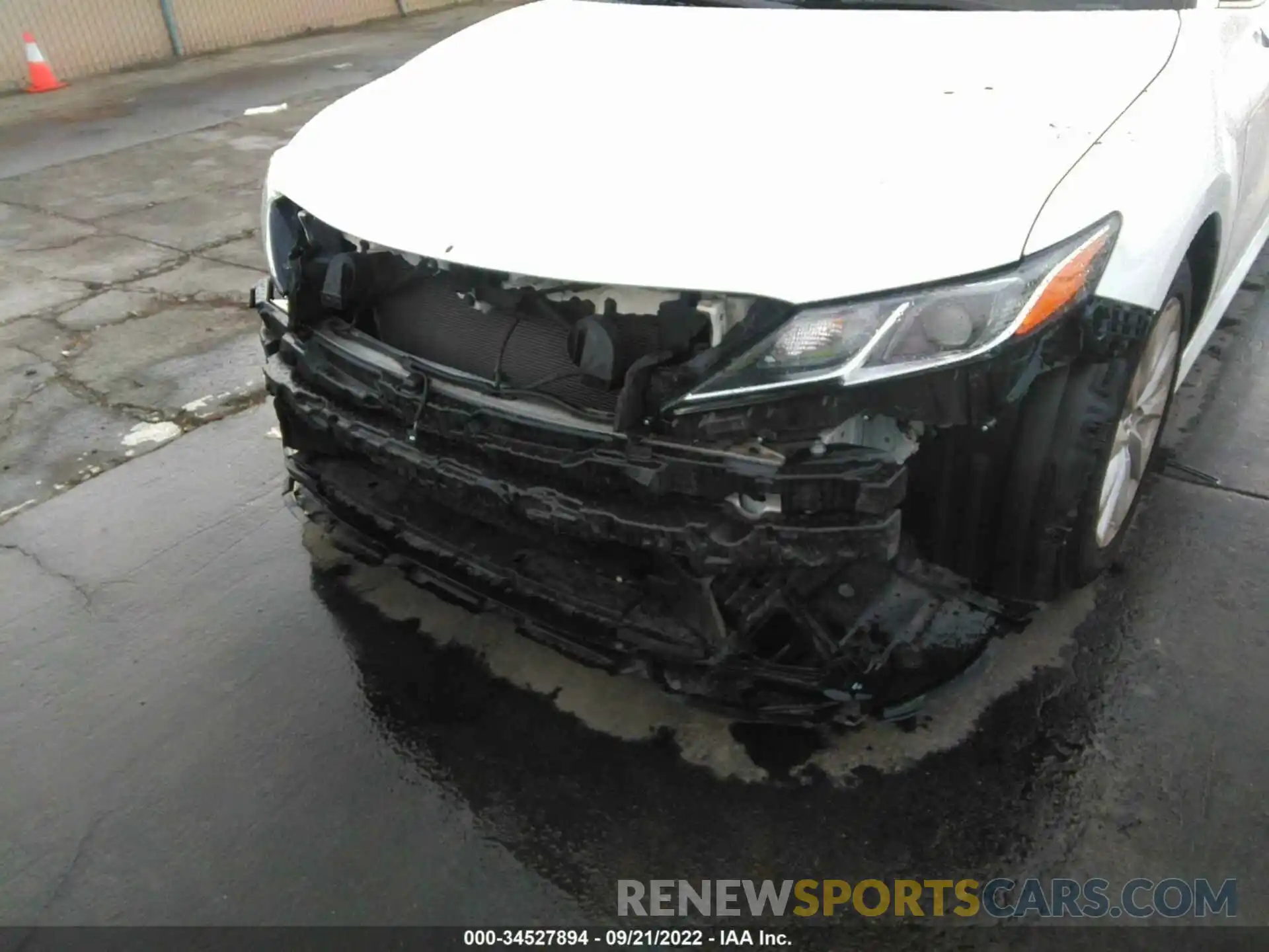 6 Photograph of a damaged car 4T1C11AK8LU930818 TOYOTA CAMRY 2020