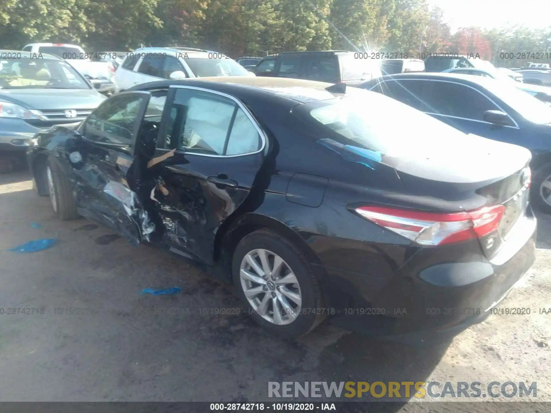 3 Photograph of a damaged car 4T1C11AK8LU938143 TOYOTA CAMRY 2020