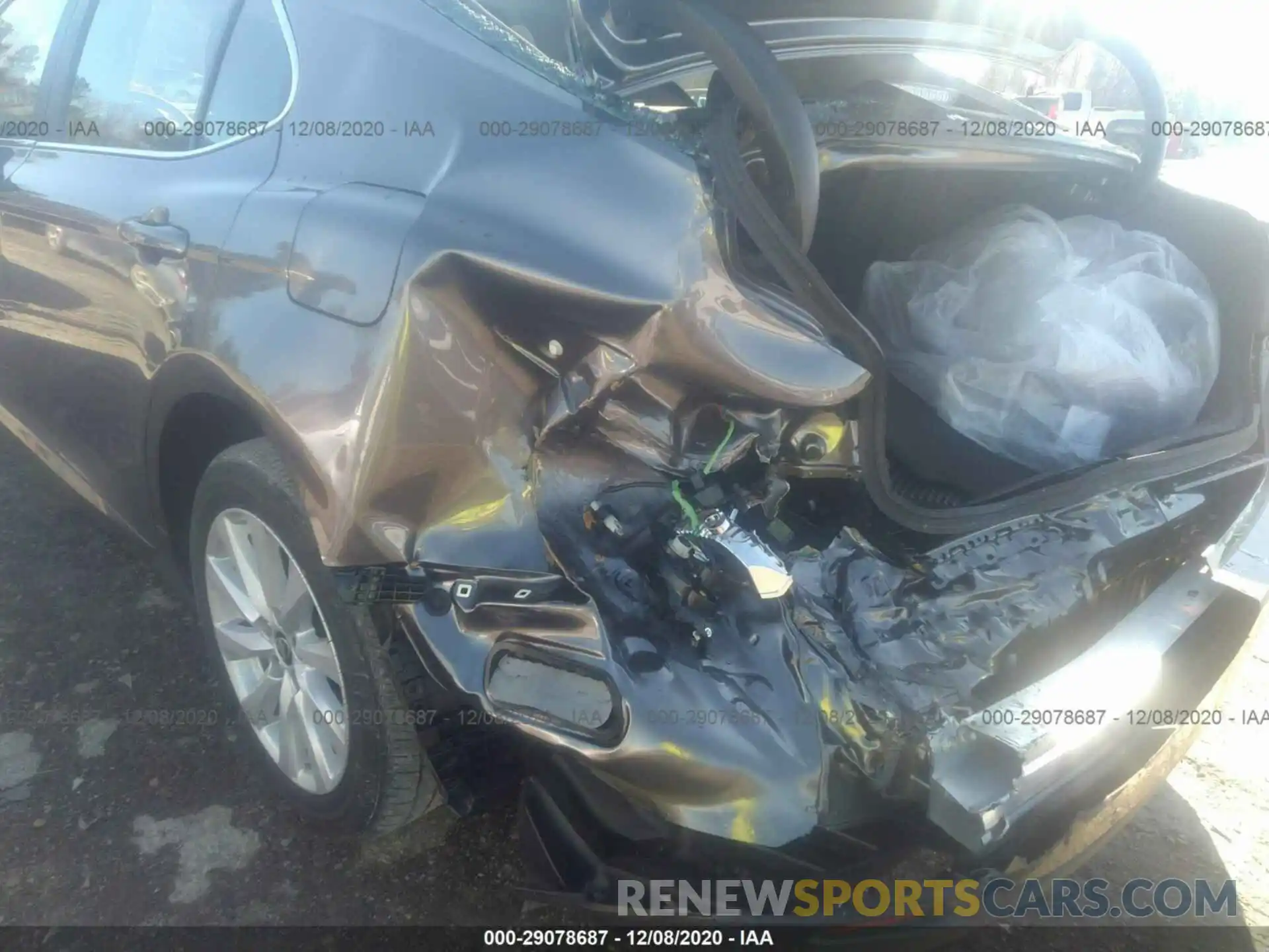 6 Photograph of a damaged car 4T1C11AK8LU955329 TOYOTA CAMRY 2020