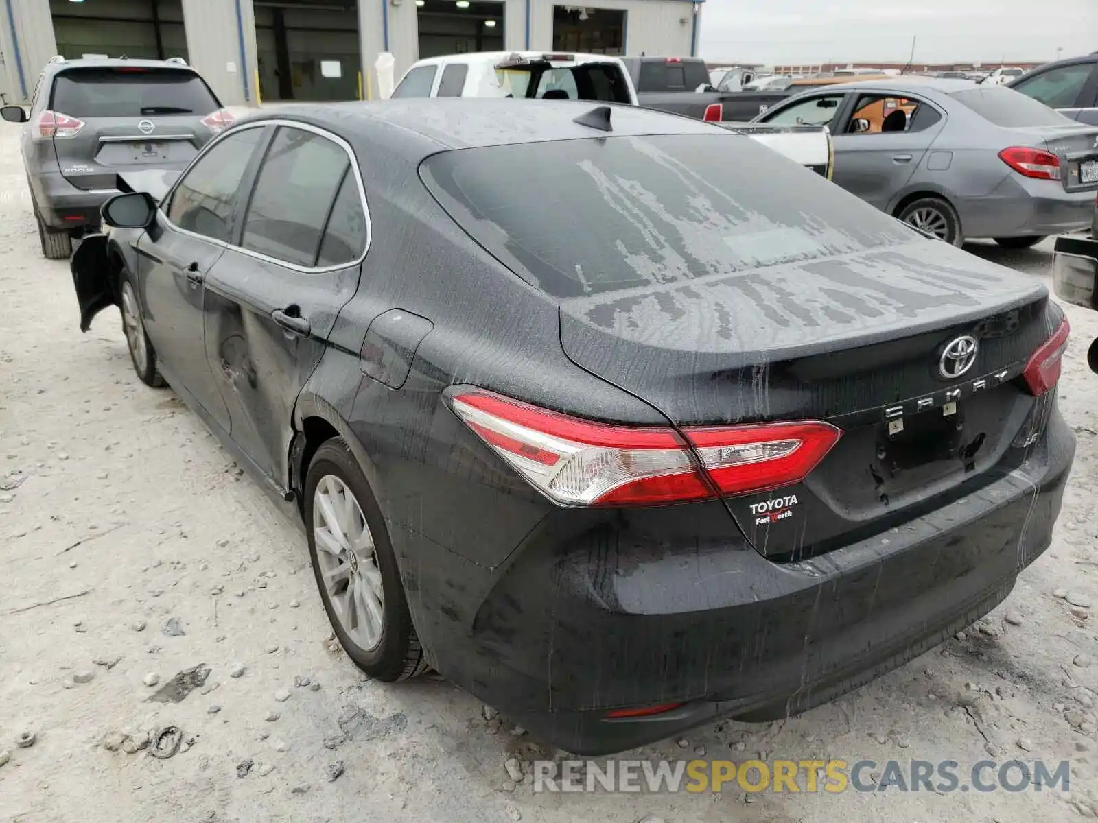 3 Photograph of a damaged car 4T1C11AK8LU956495 TOYOTA CAMRY 2020