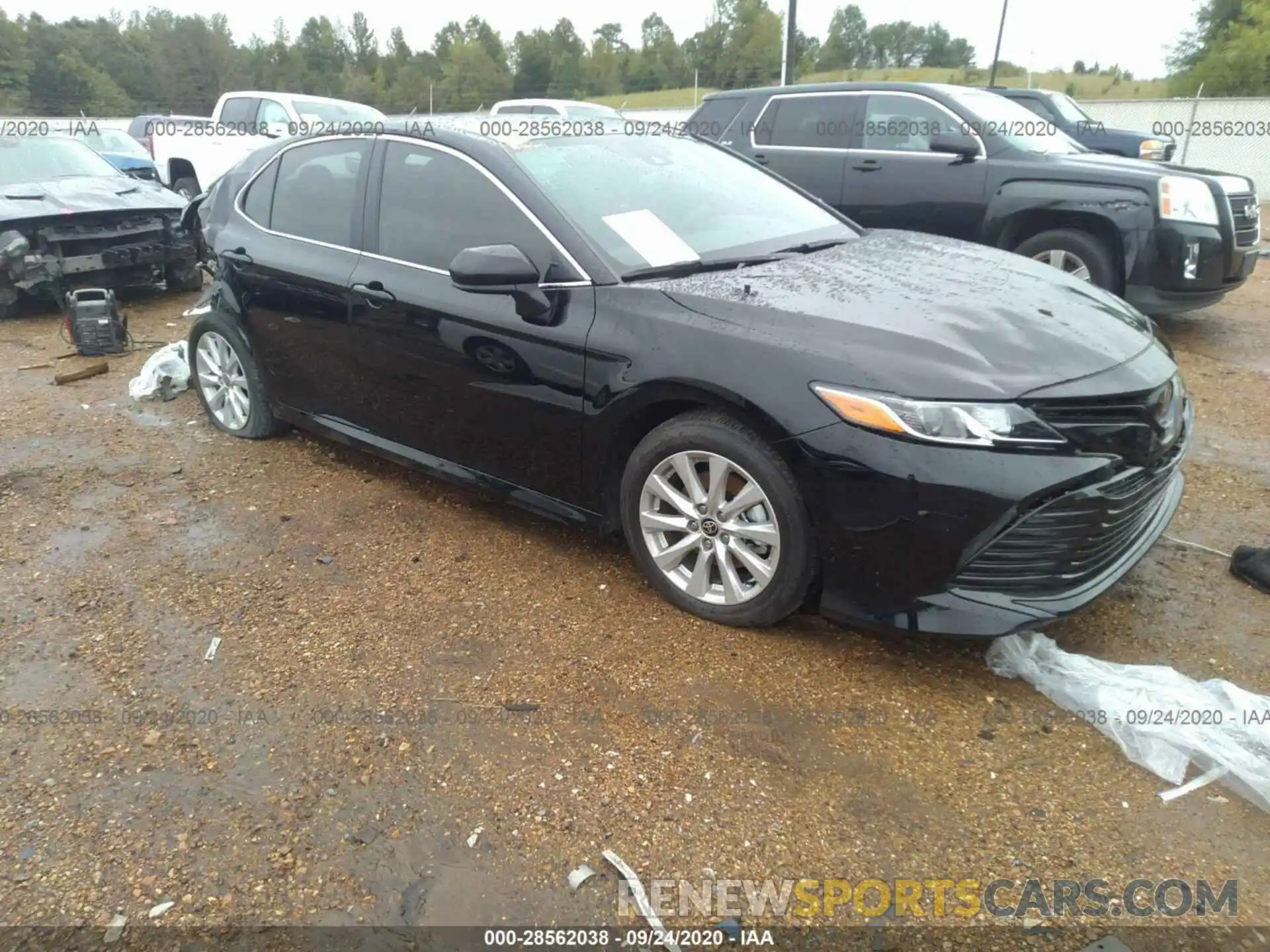 1 Photograph of a damaged car 4T1C11AK8LU962569 TOYOTA CAMRY 2020