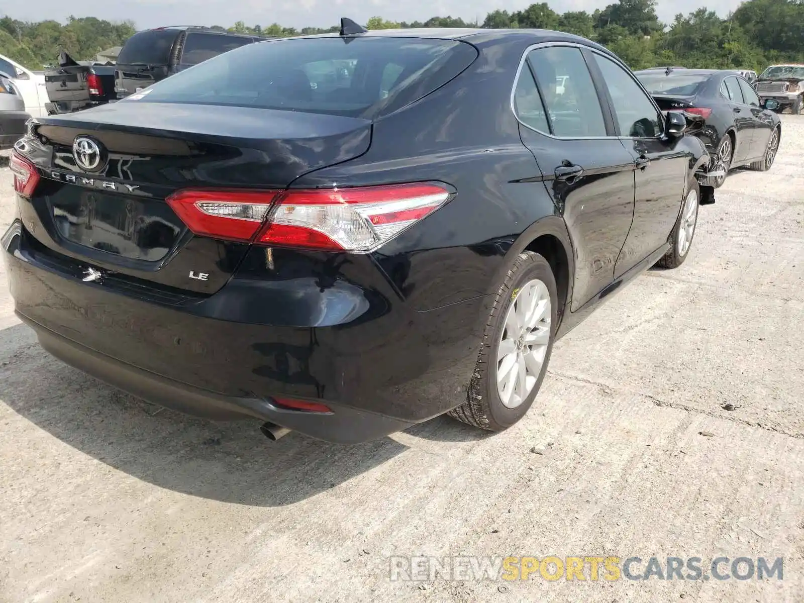 4 Photograph of a damaged car 4T1C11AK8LU975189 TOYOTA CAMRY 2020