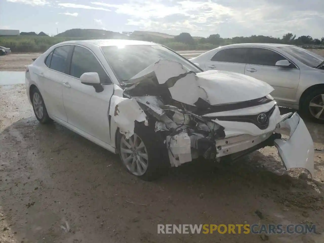 1 Photograph of a damaged car 4T1C11AK8LU979517 TOYOTA CAMRY 2020