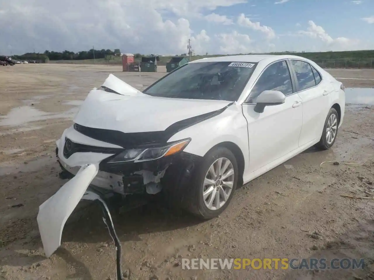 2 Photograph of a damaged car 4T1C11AK8LU979517 TOYOTA CAMRY 2020