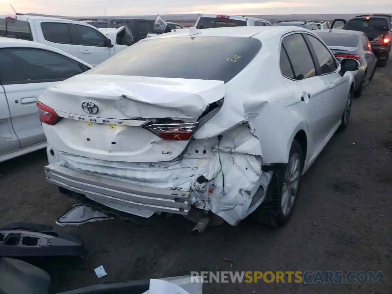 4 Photograph of a damaged car 4T1C11AK8LU983471 TOYOTA CAMRY 2020