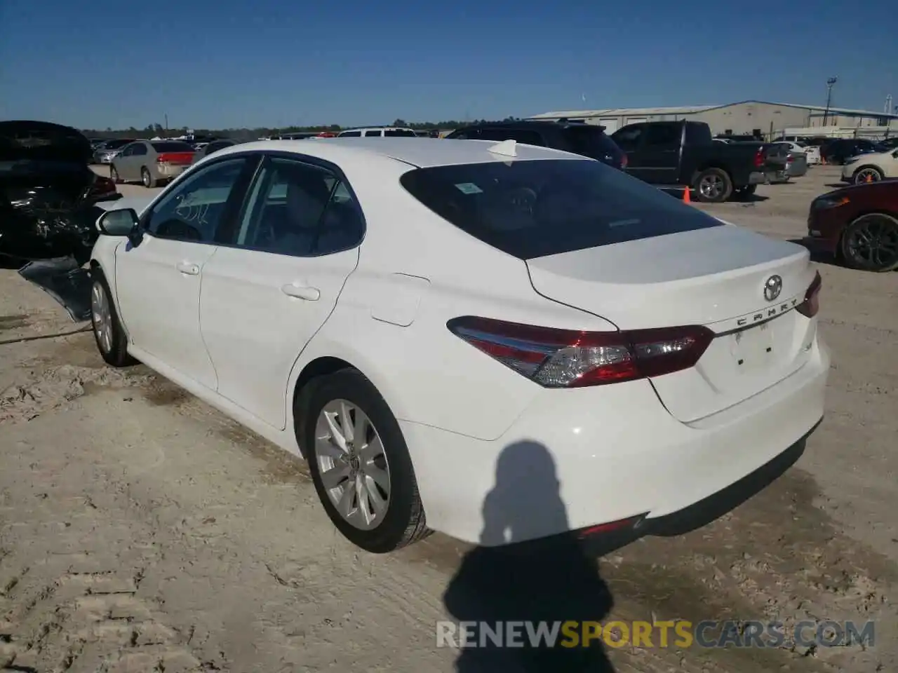 3 Photograph of a damaged car 4T1C11AK8LU986631 TOYOTA CAMRY 2020