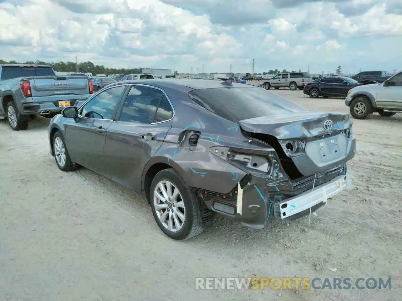 3 Photograph of a damaged car 4T1C11AK8LU987357 TOYOTA CAMRY 2020