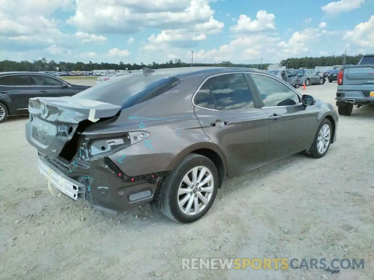 4 Photograph of a damaged car 4T1C11AK8LU987357 TOYOTA CAMRY 2020