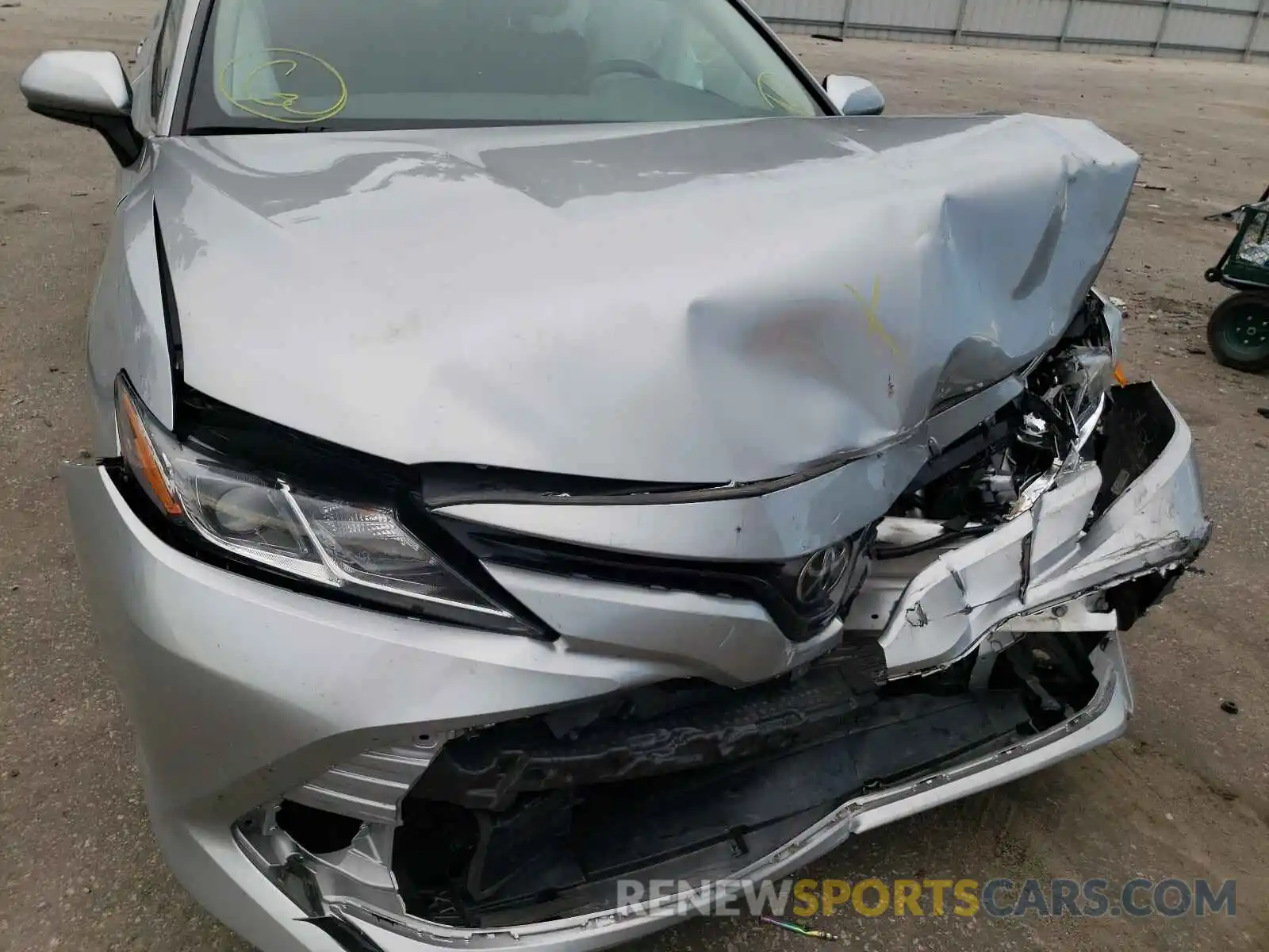 9 Photograph of a damaged car 4T1C11AK8LU989772 TOYOTA CAMRY 2020