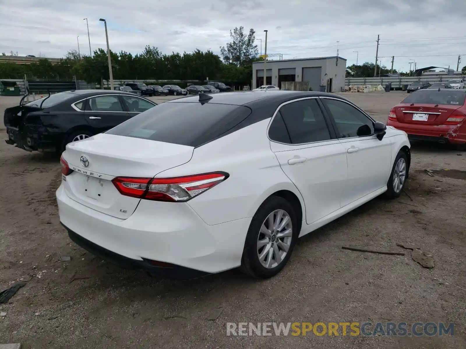 4 Photograph of a damaged car 4T1C11AK8LU992994 TOYOTA CAMRY 2020